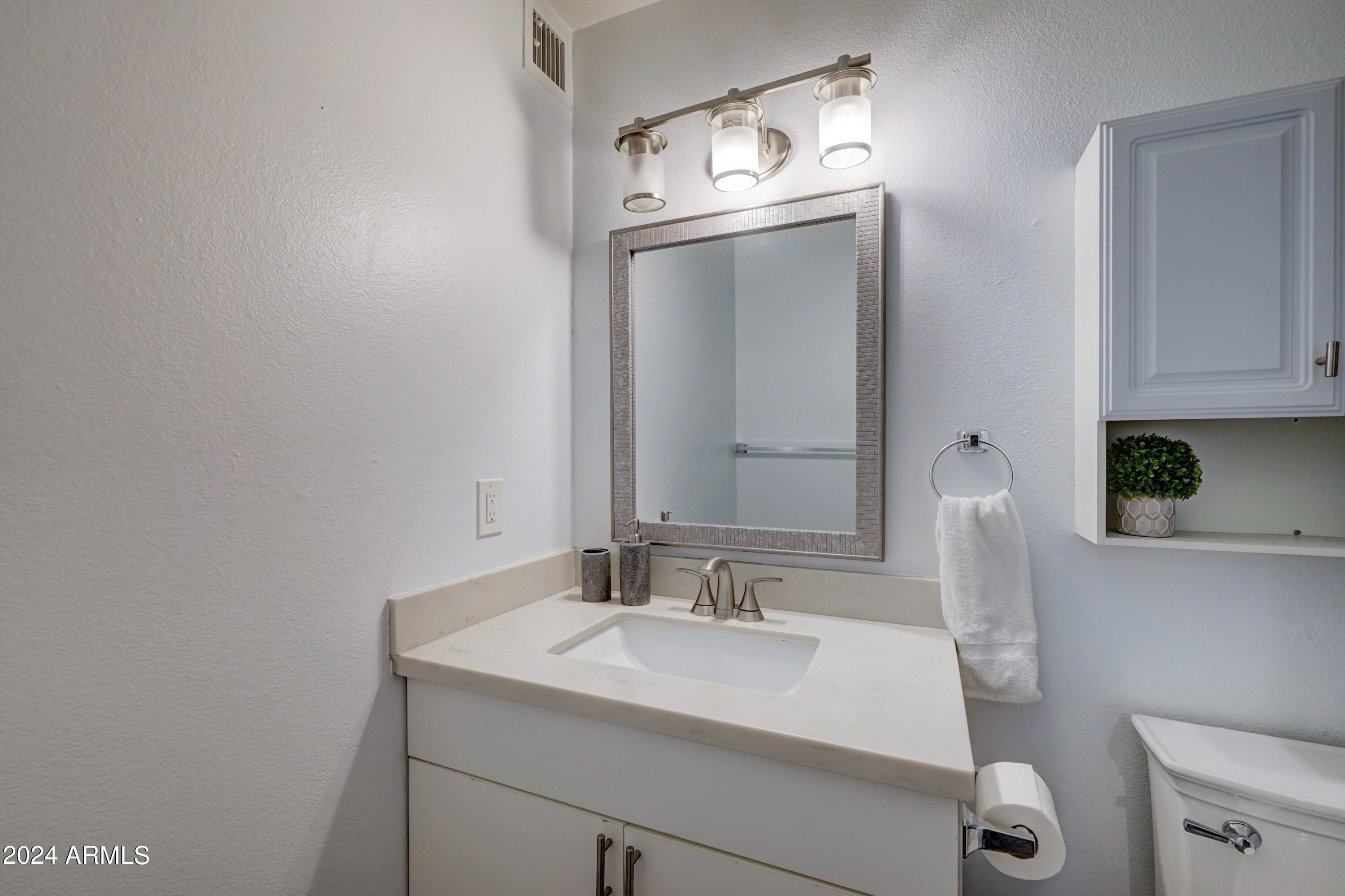 5137 N GRANITE REEF Road