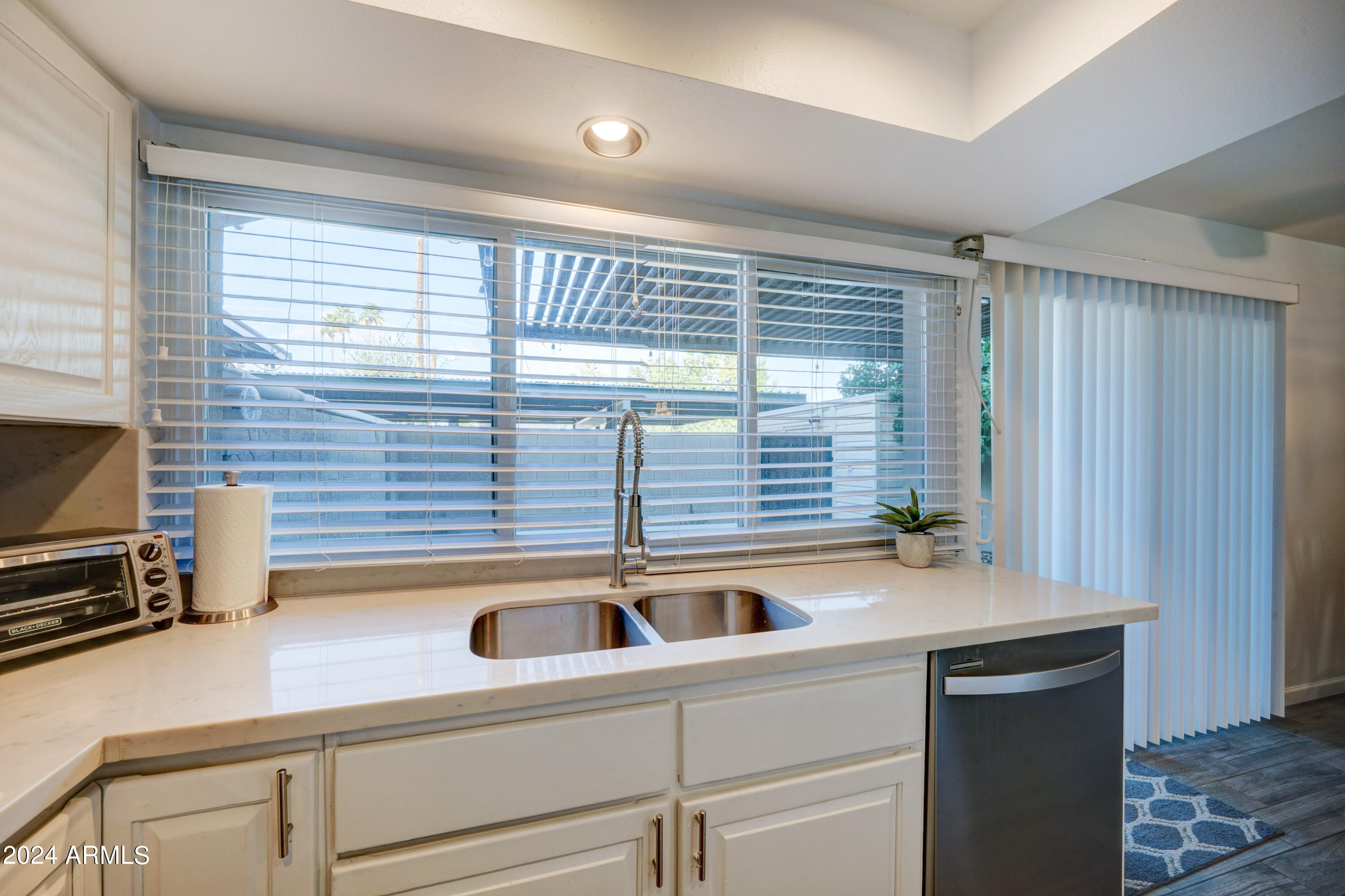 5137 N GRANITE REEF Road