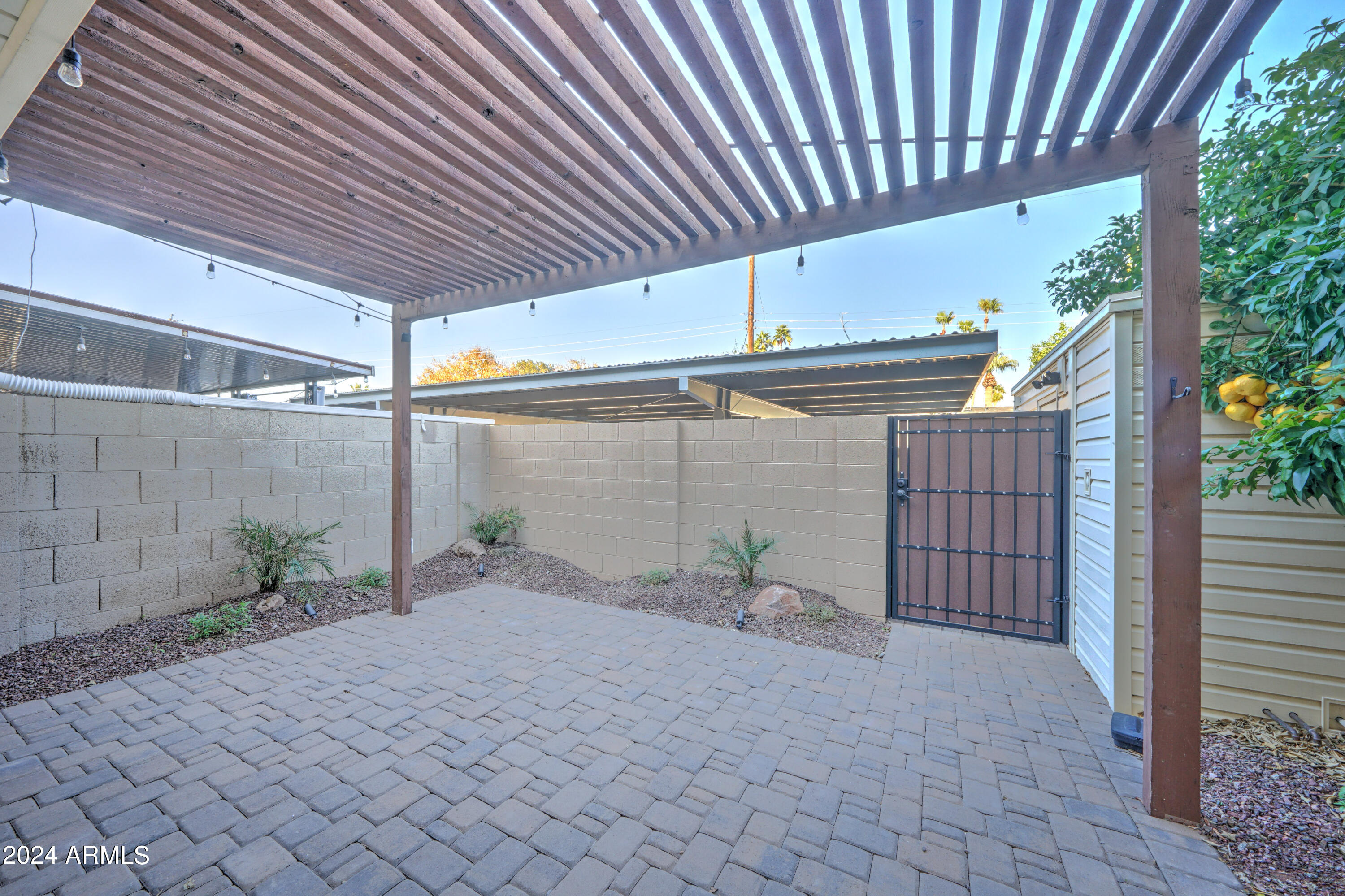 5137 N GRANITE REEF Road