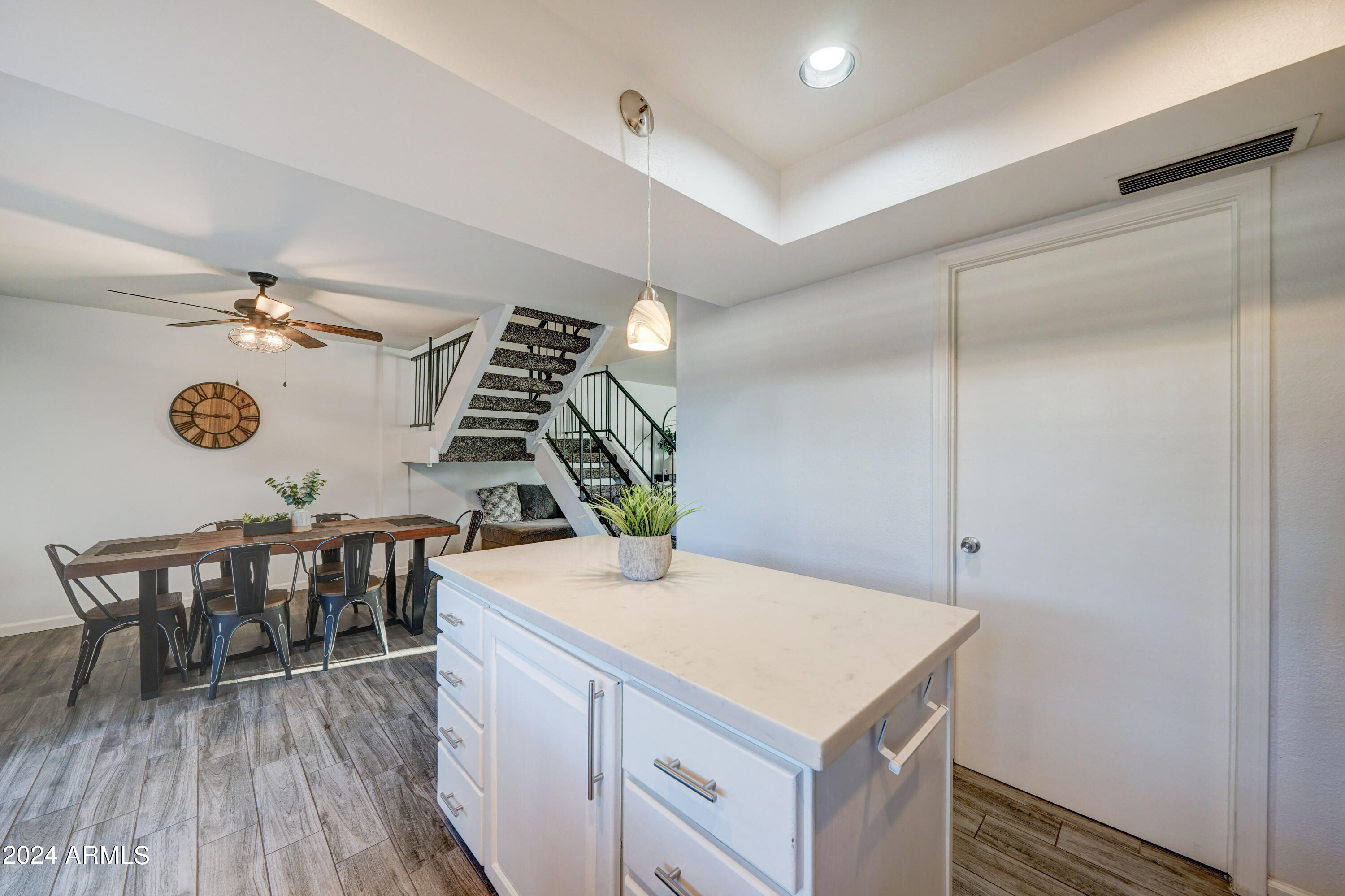 5137 N GRANITE REEF Road