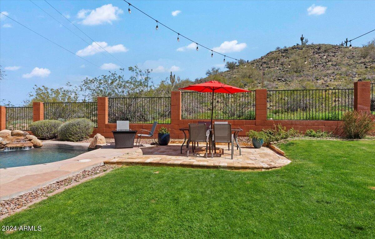 2208 E Heston Drive