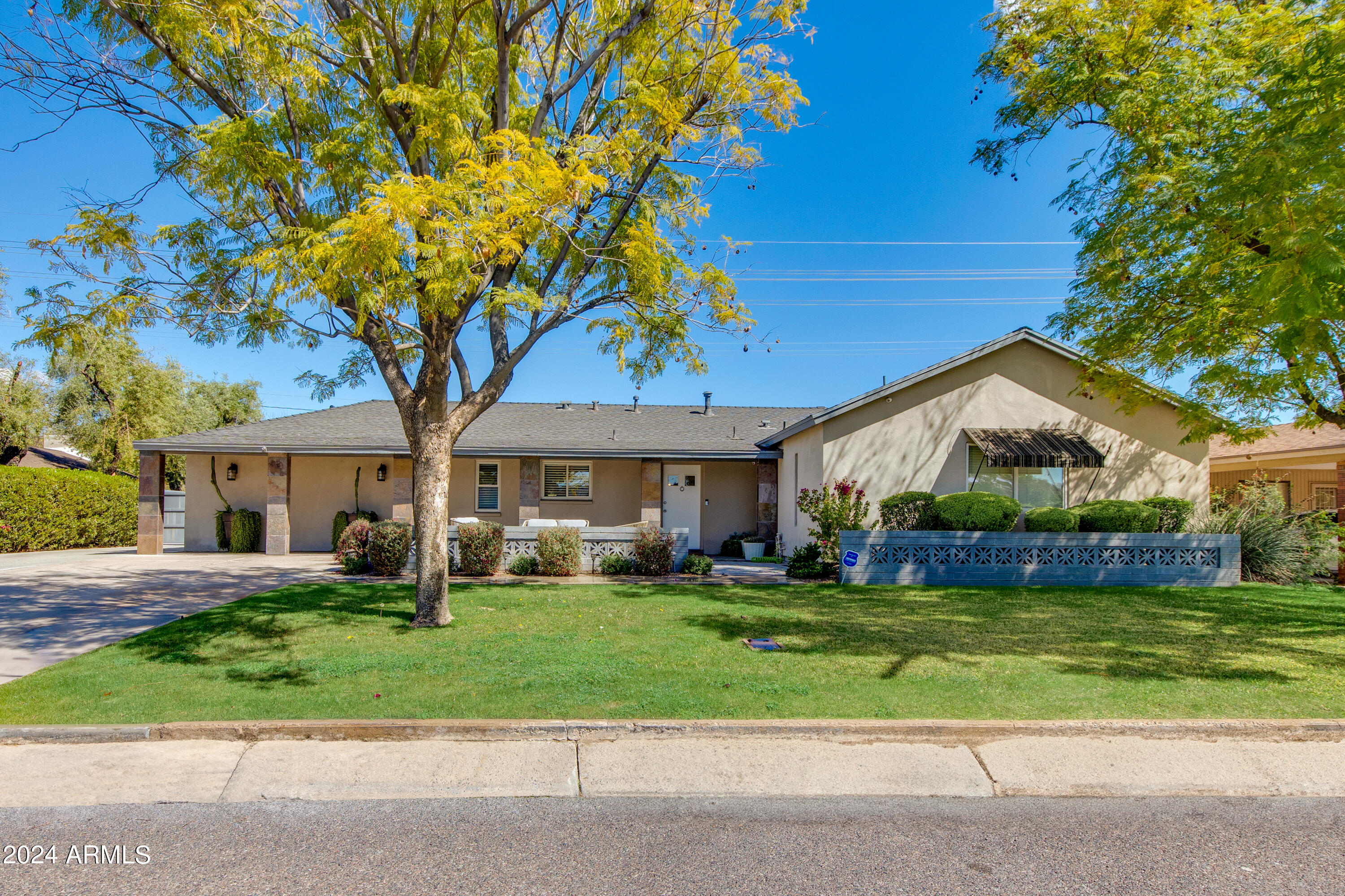 3228 E MISSOURI Avenue