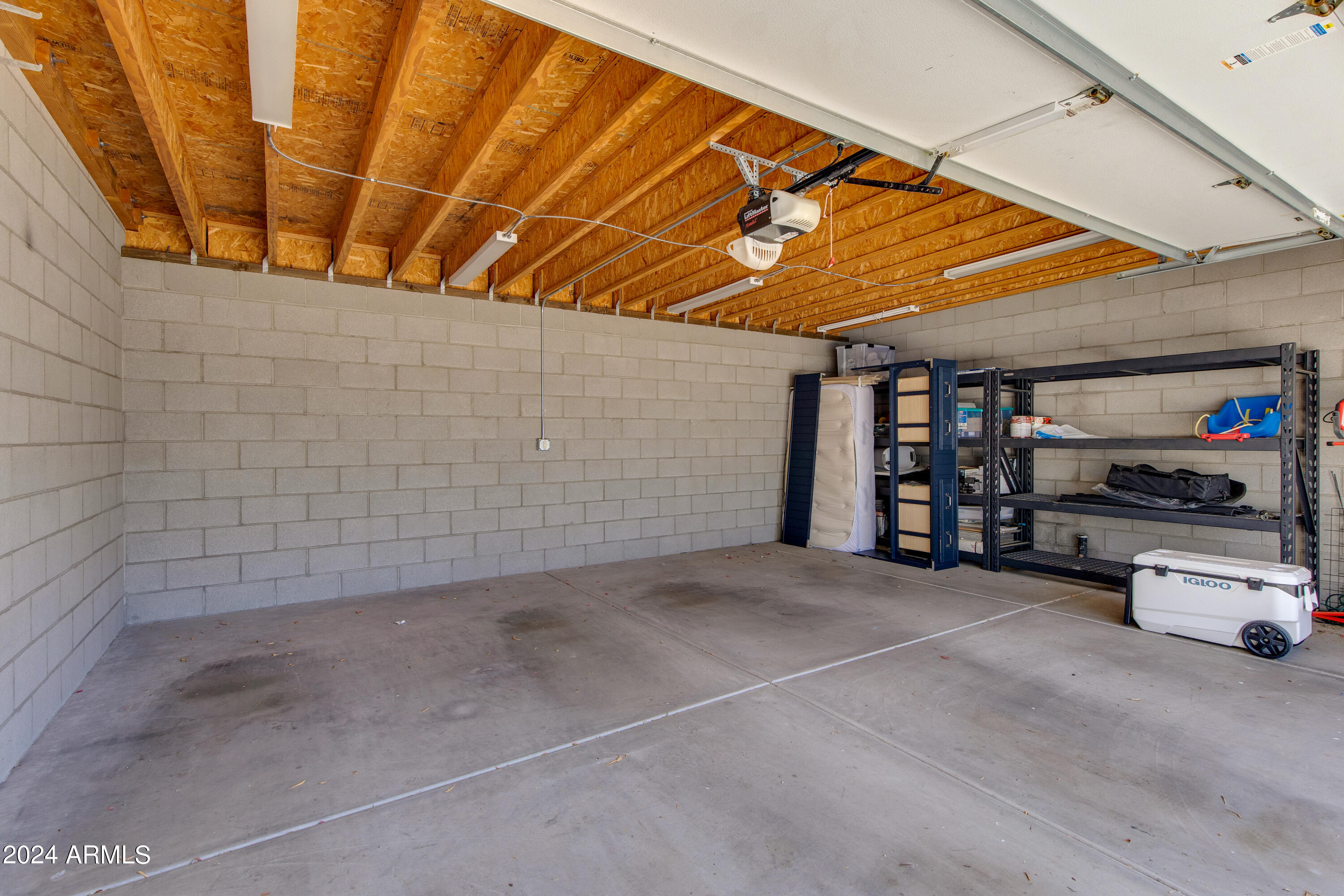 3228 E MISSOURI Avenue