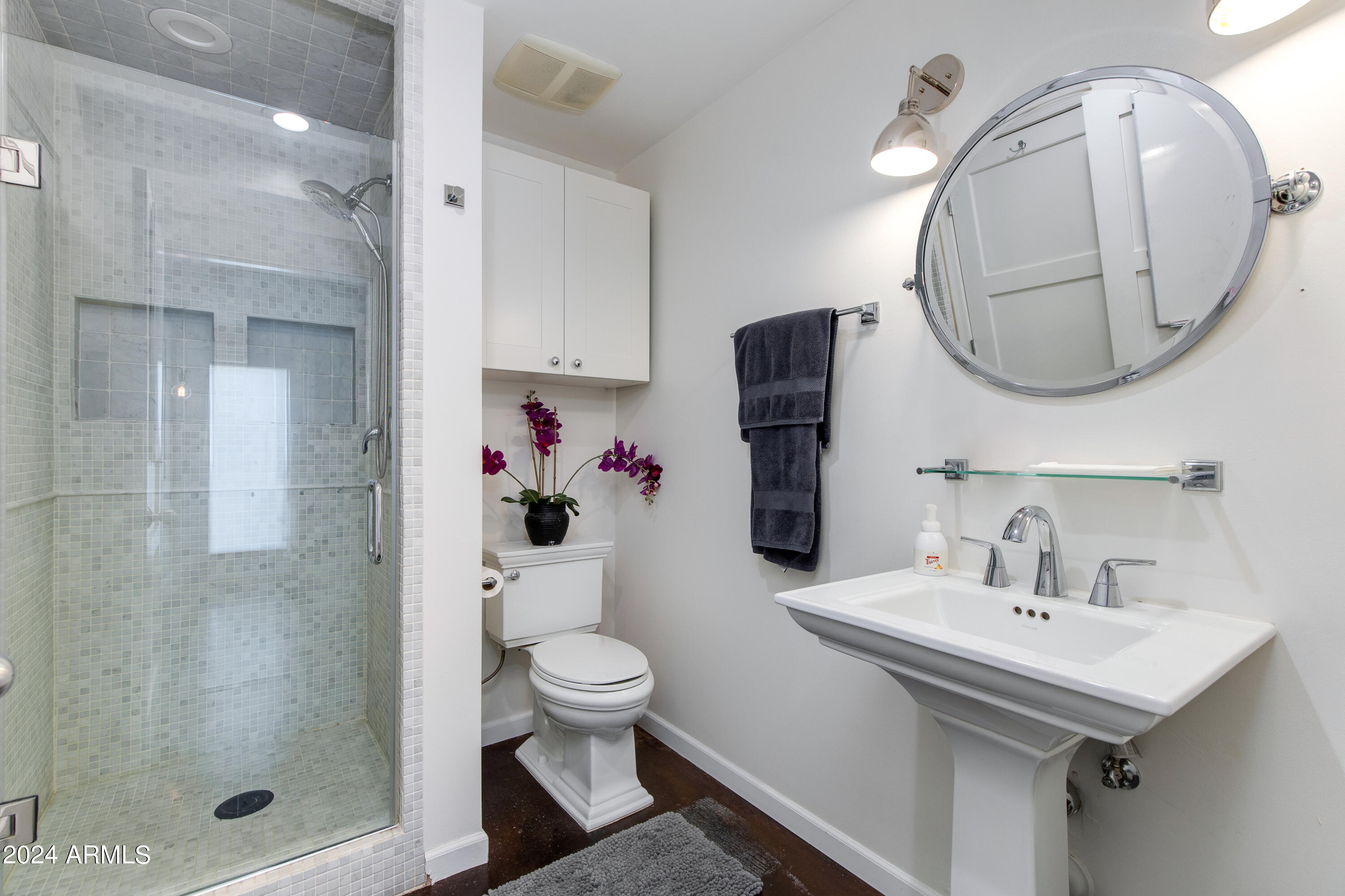 3228 E MISSOURI Avenue