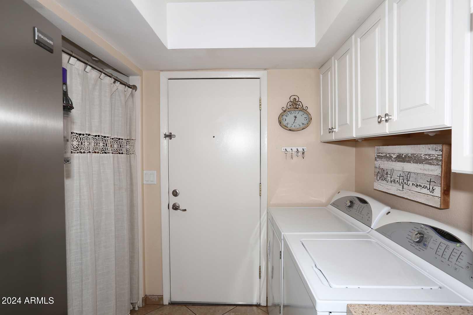 1823 E HAYWARD Avenue, 3