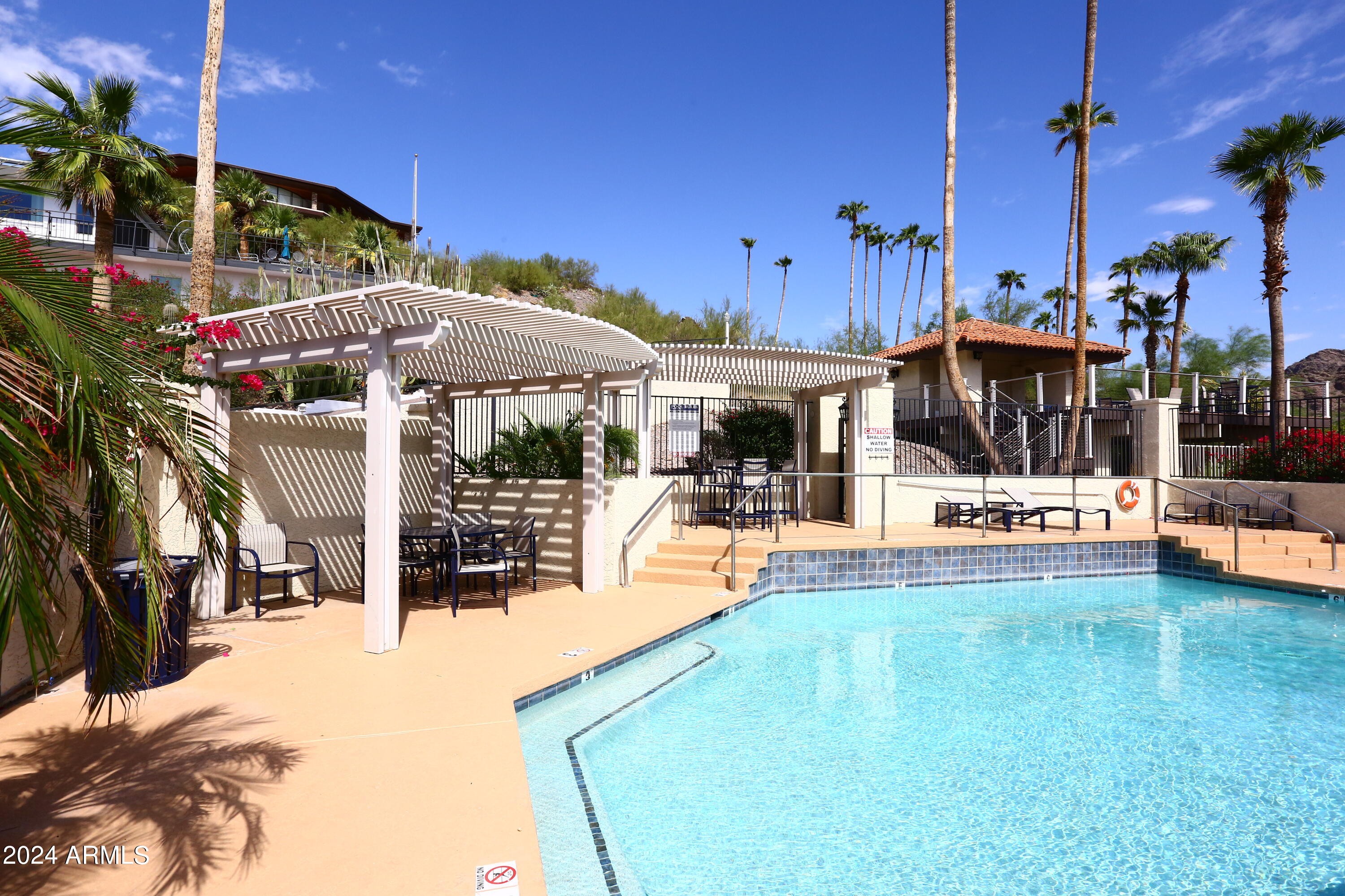 1823 E HAYWARD Avenue, 3