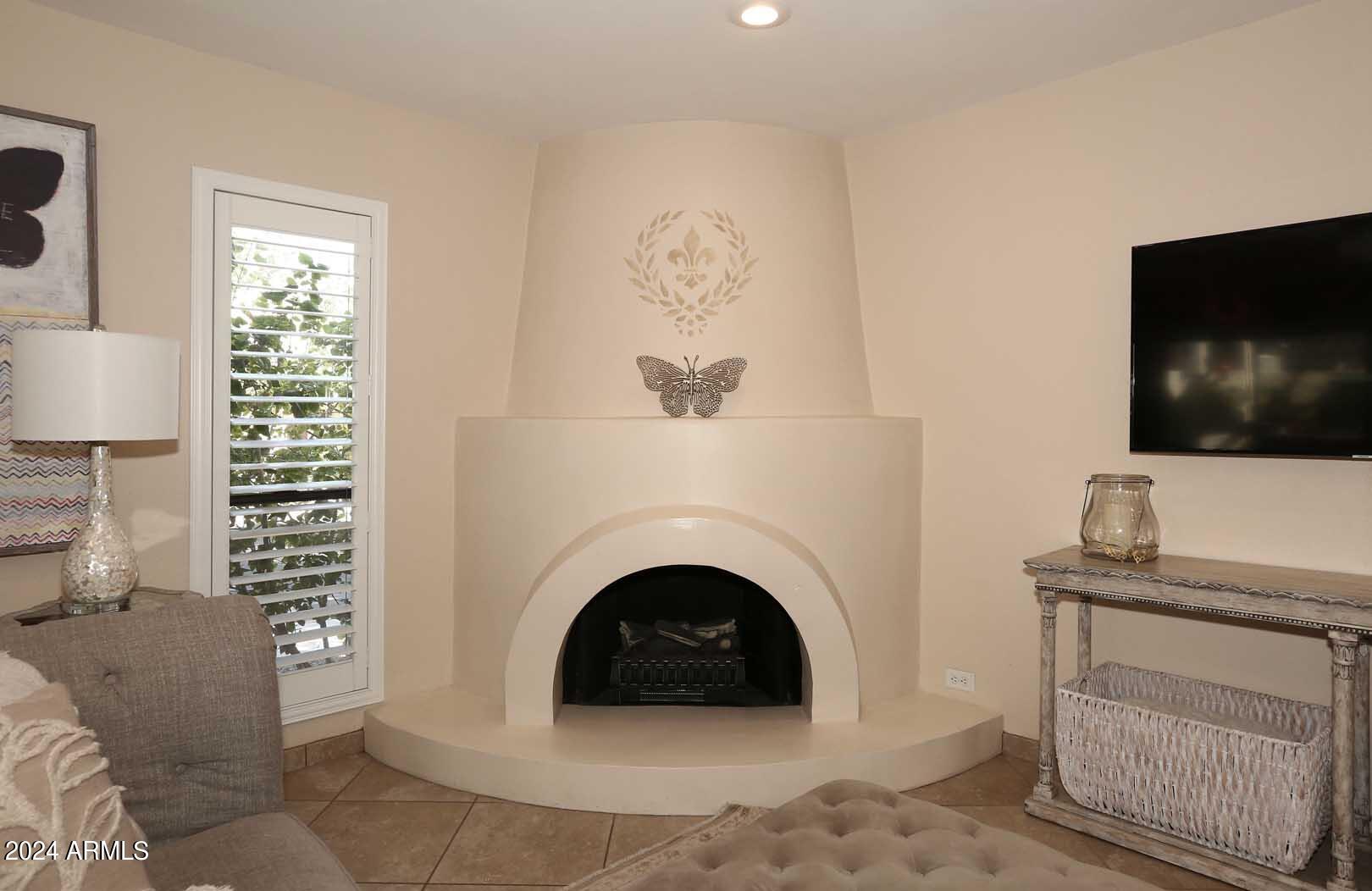 1823 E HAYWARD Avenue, 3