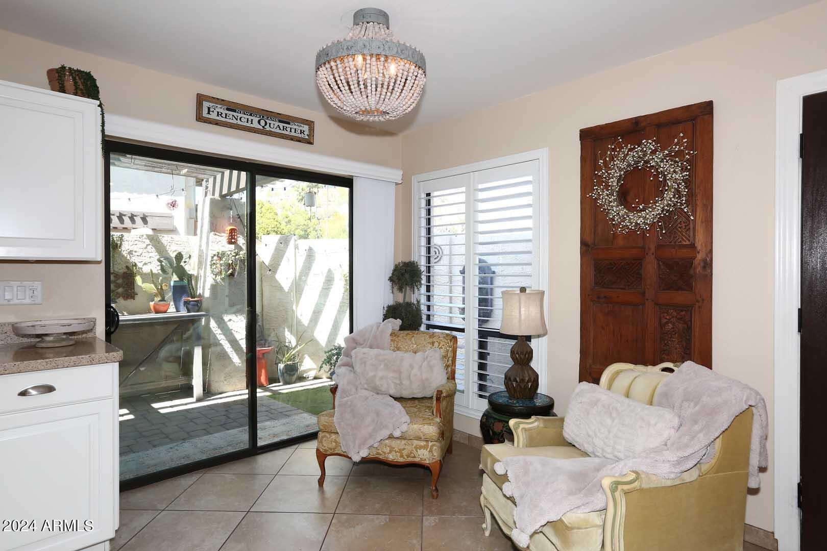 1823 E HAYWARD Avenue, 3