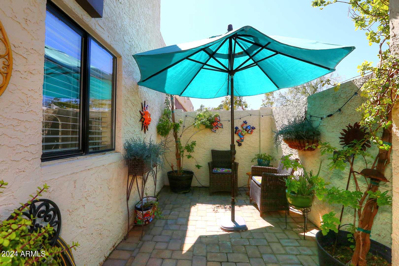 1823 E HAYWARD Avenue, 3