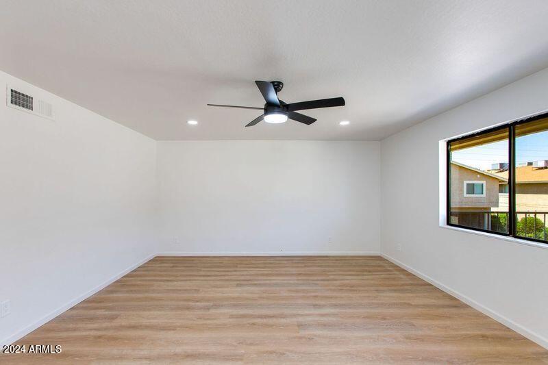1226 N 84th Place
