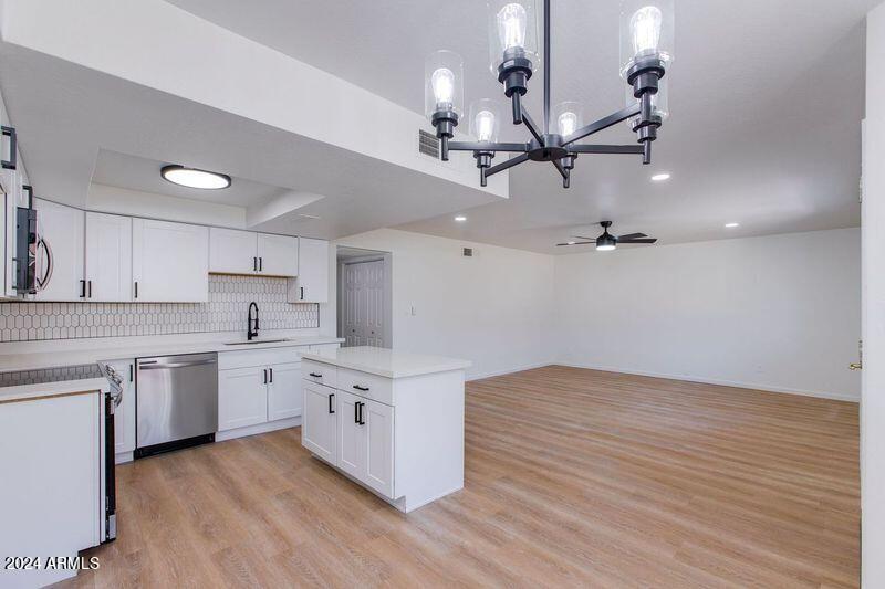 1226 N 84th Place