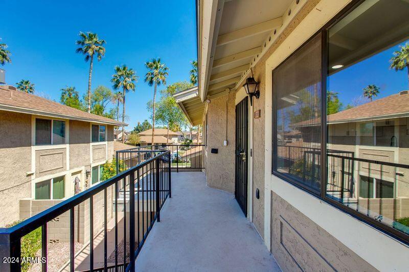 1226 N 84th Place