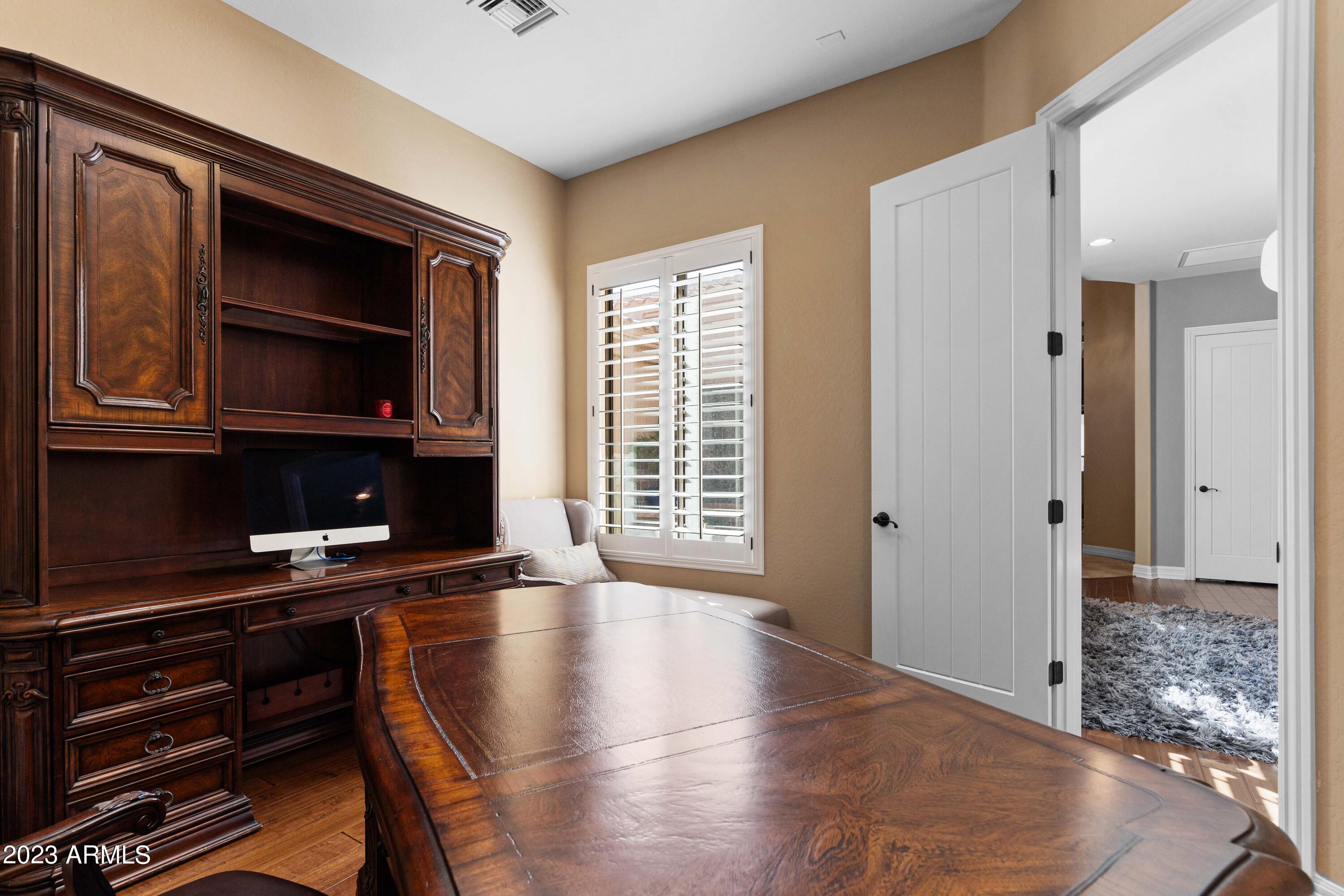 10034 E RIDGERUNNER Drive