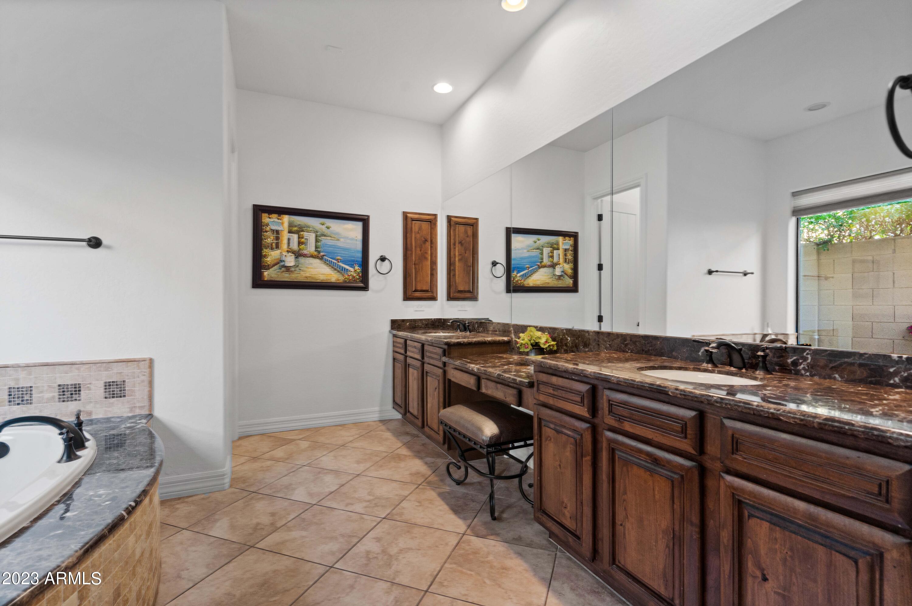 10034 E RIDGERUNNER Drive