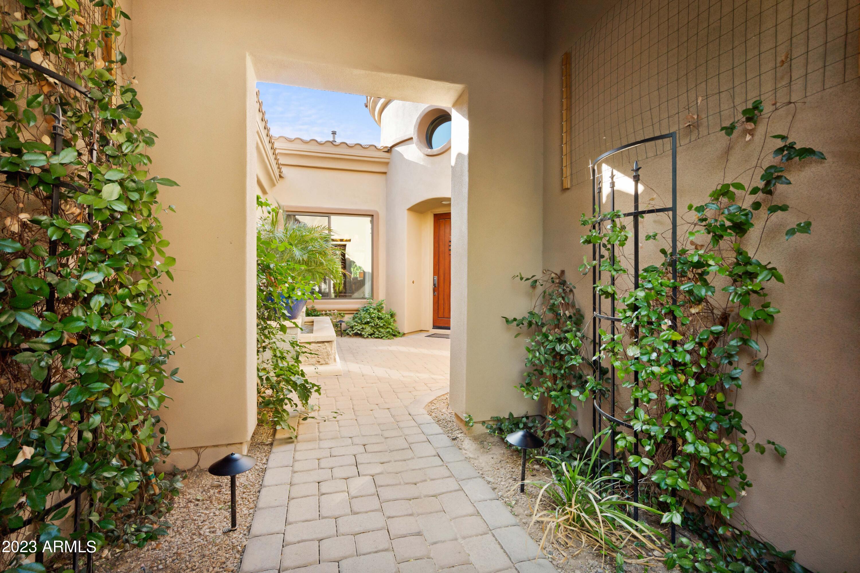 10034 E RIDGERUNNER Drive