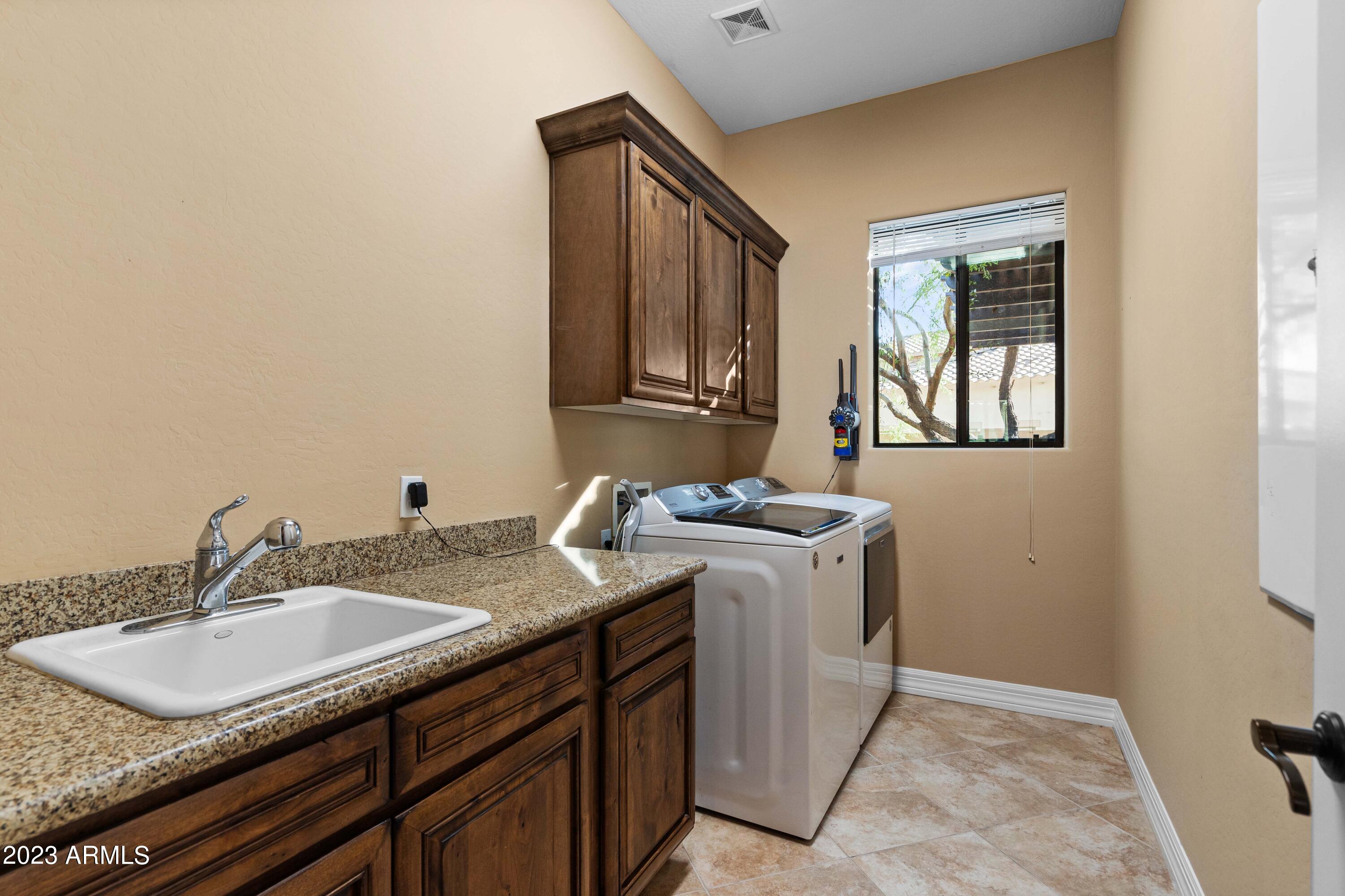 10034 E RIDGERUNNER Drive