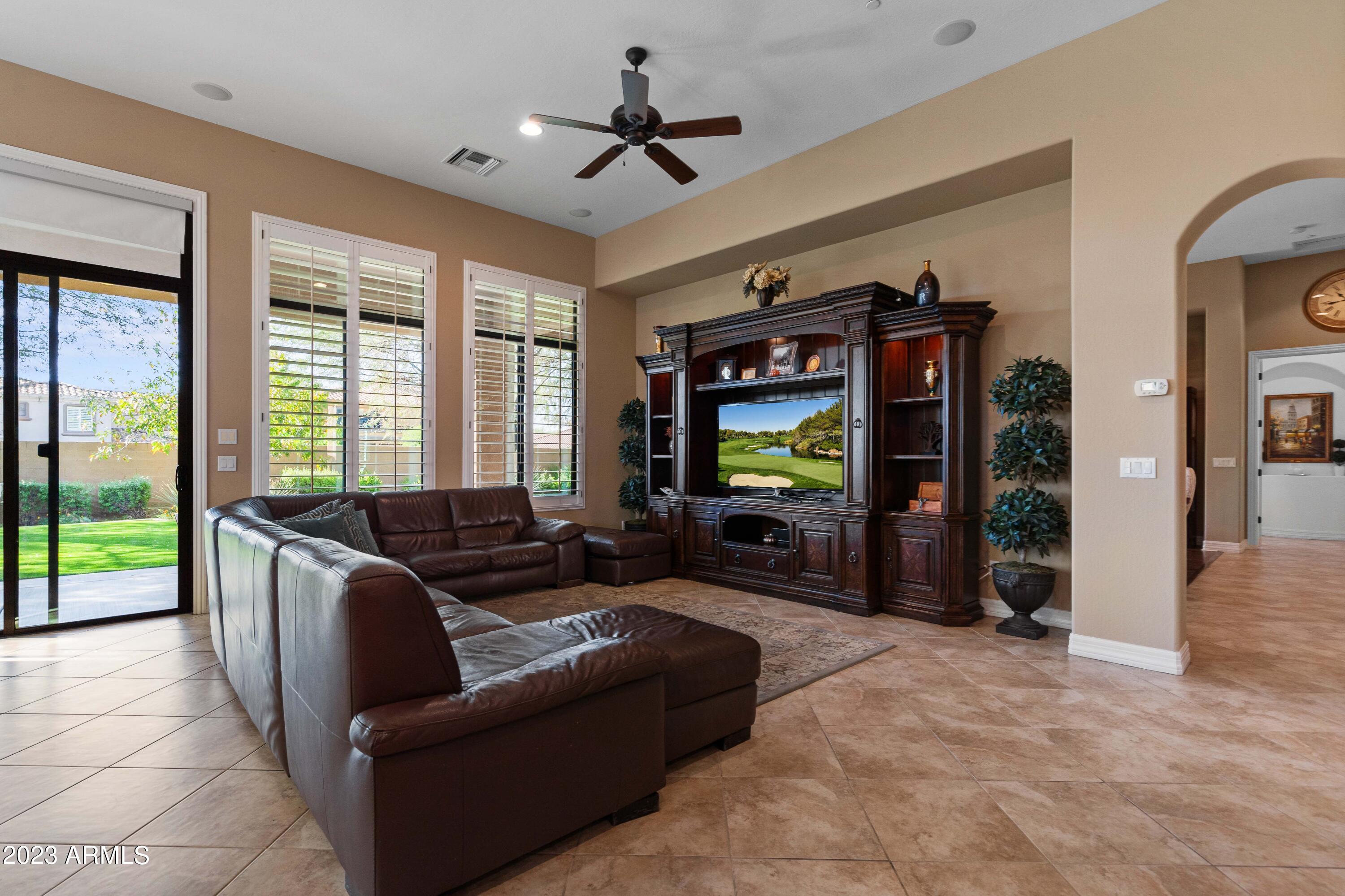 10034 E RIDGERUNNER Drive