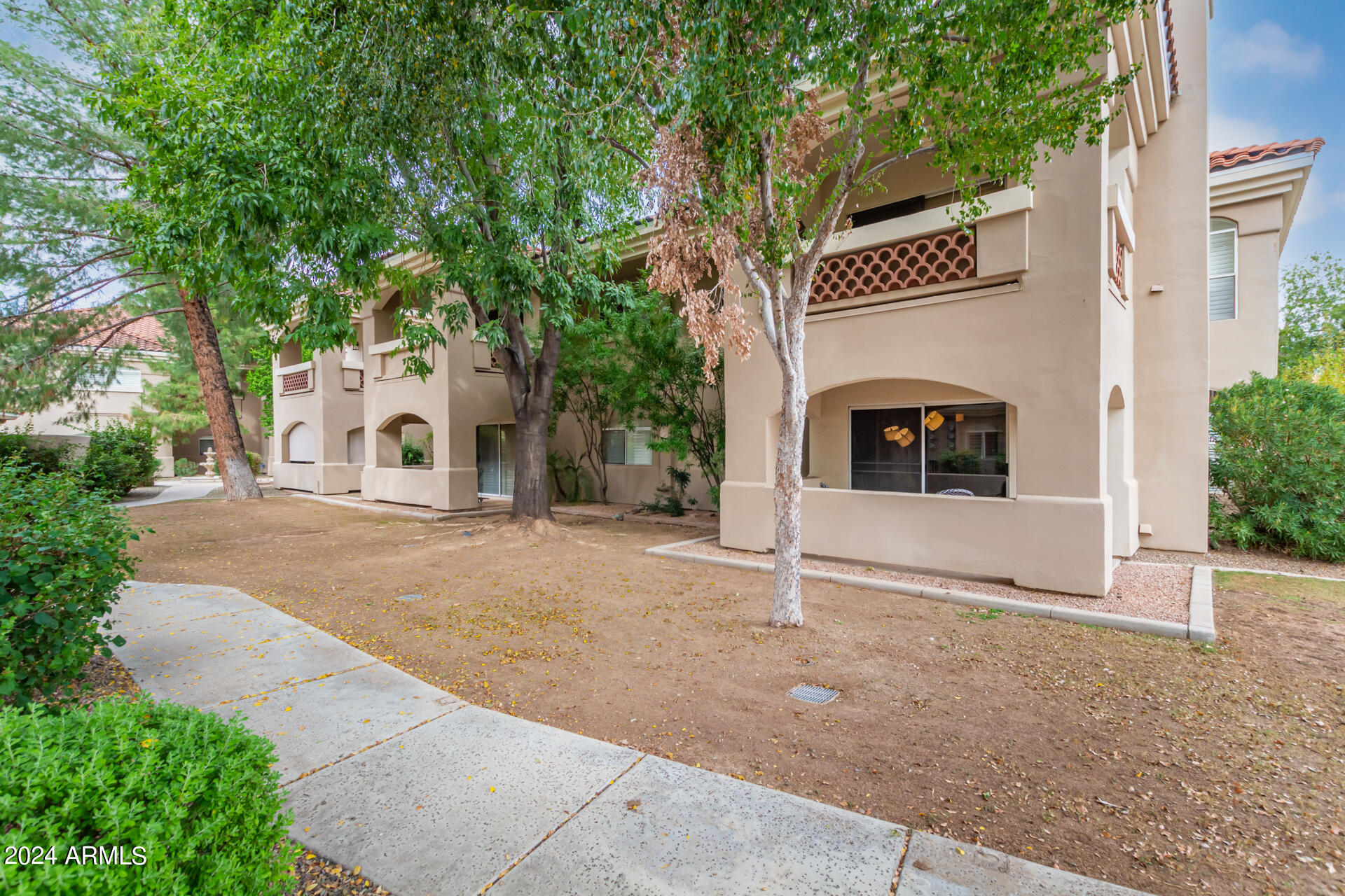 8653 E ROYAL PALM Road, 1018