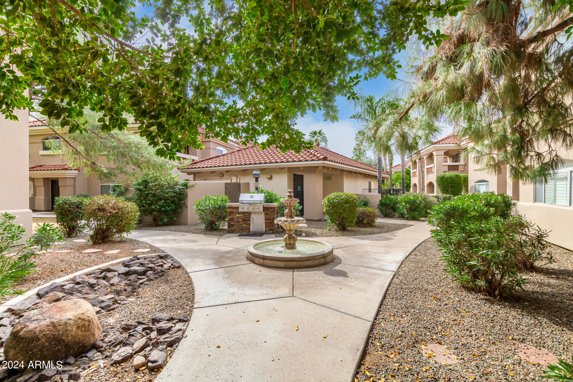 8653 E ROYAL PALM Road, 1018