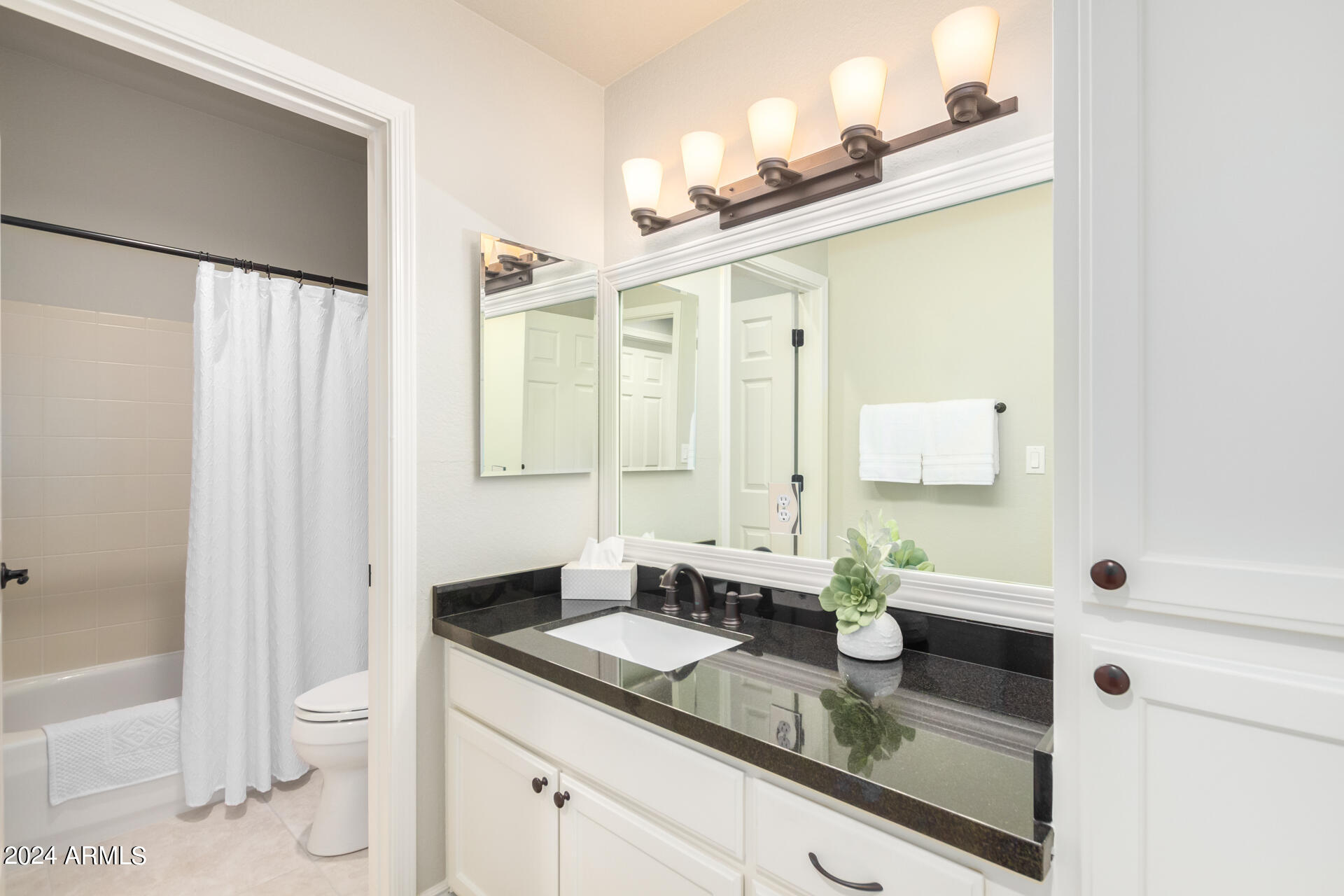 8653 E ROYAL PALM Road, 1018