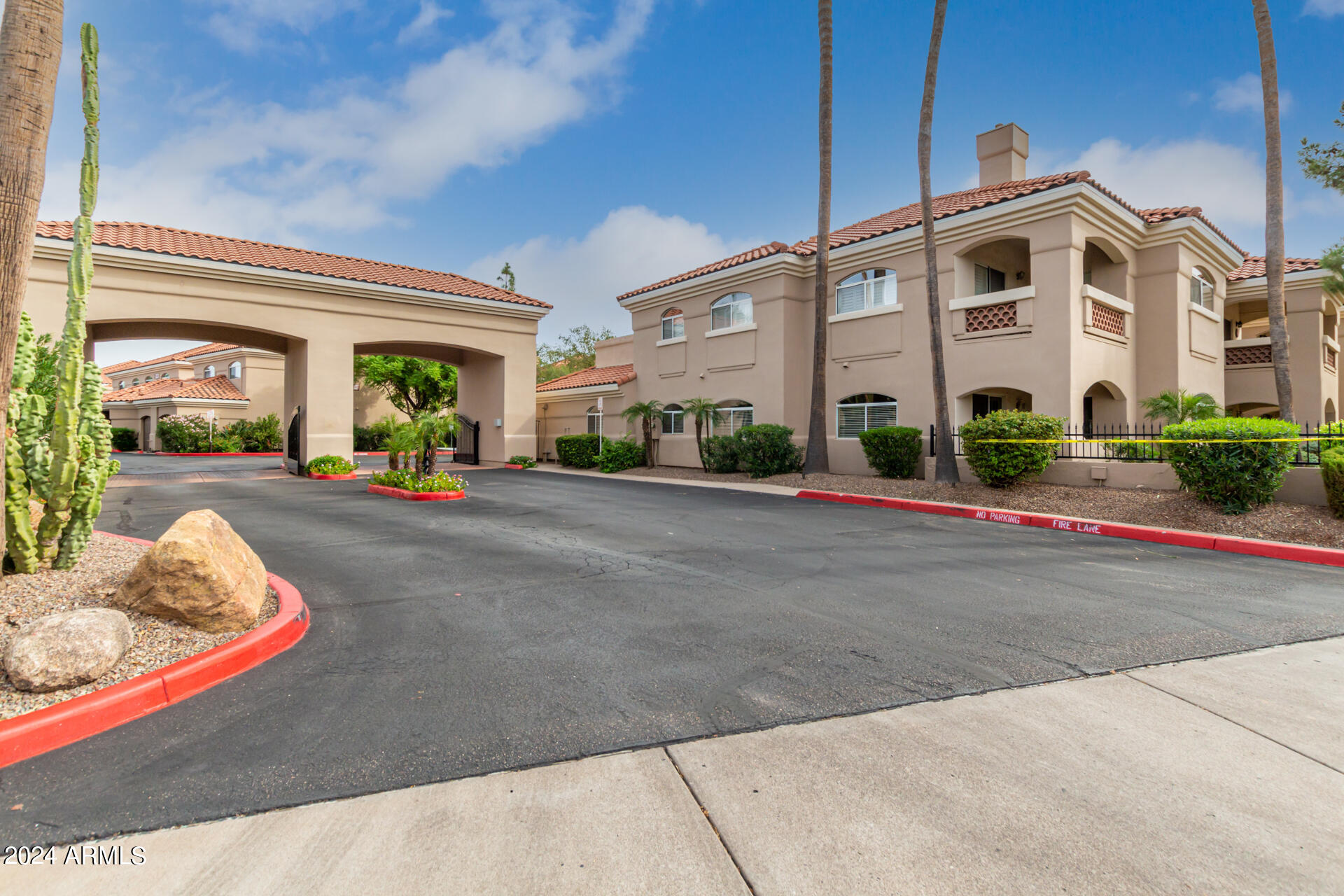 8653 E ROYAL PALM Road, 1018