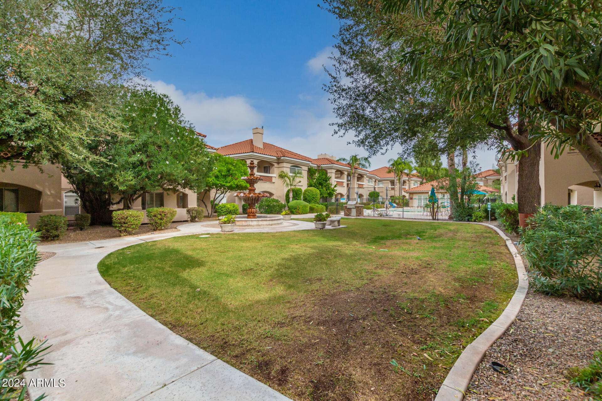 8653 E ROYAL PALM Road, 1018