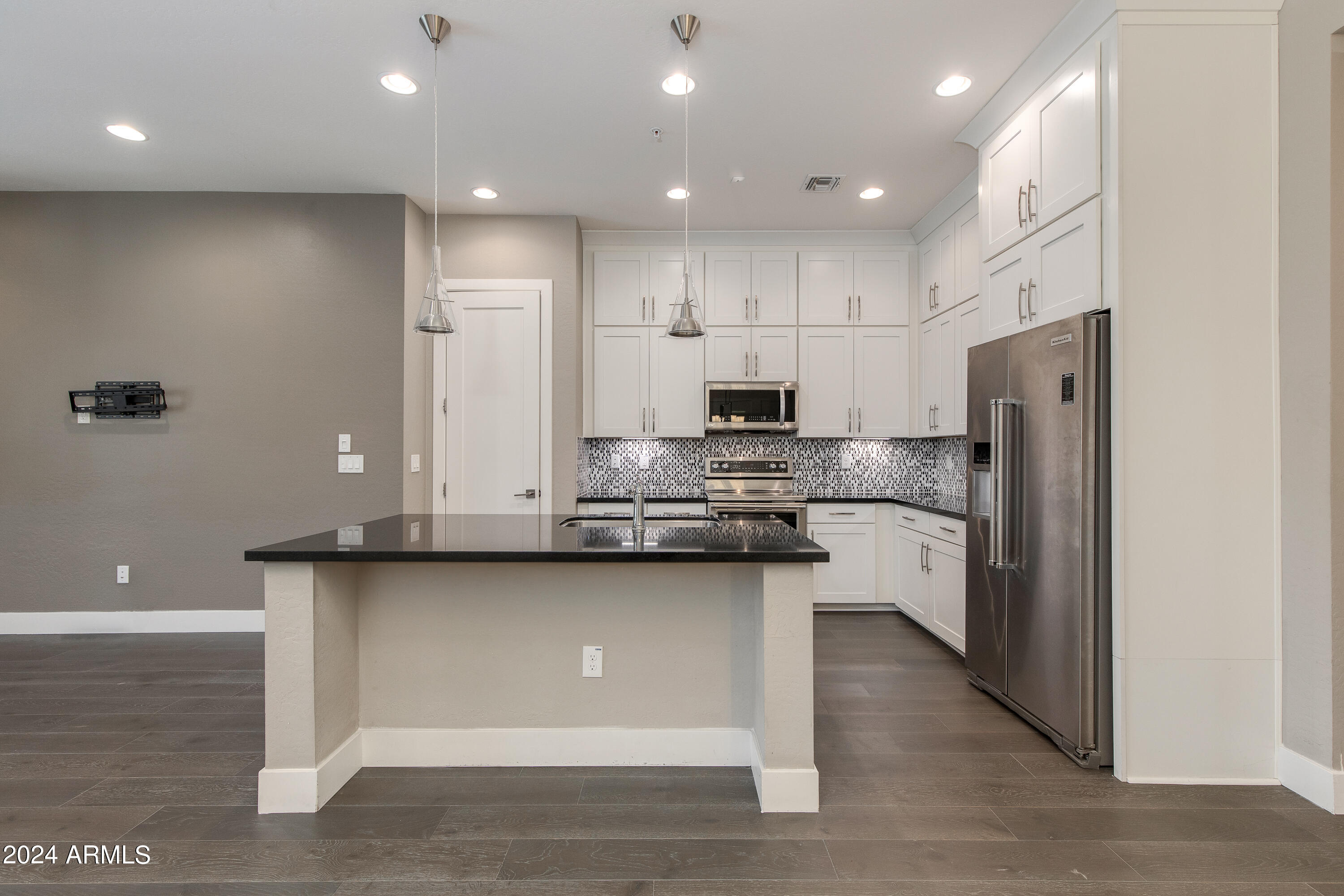 6565 E THOMAS Road, 1044