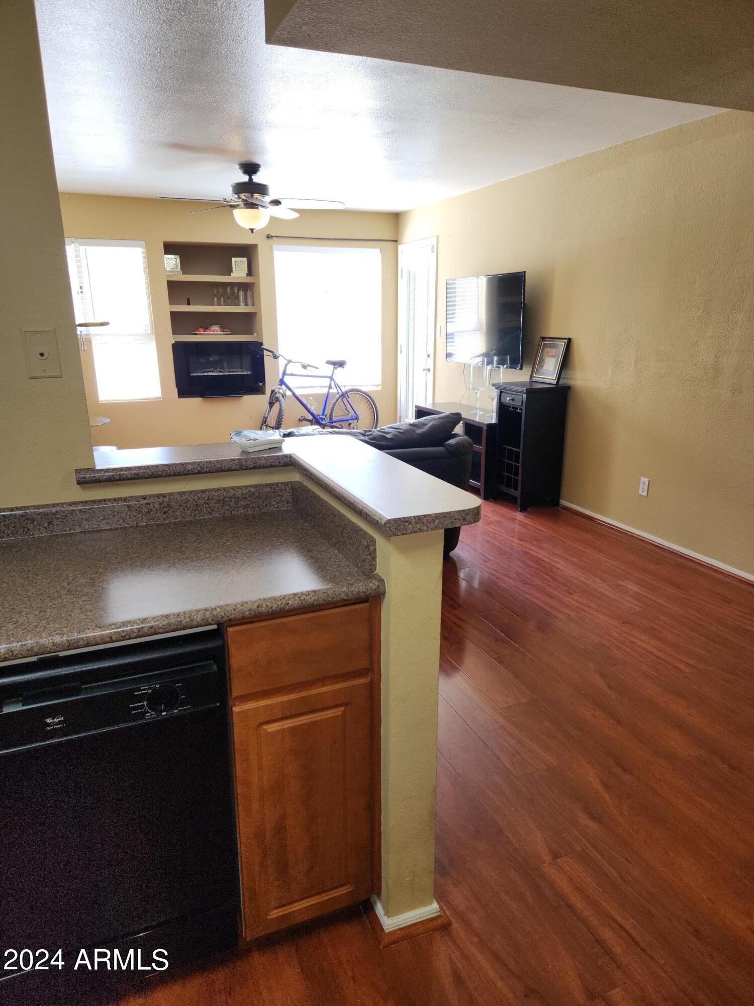 1880 E MORTEN Avenue, 109