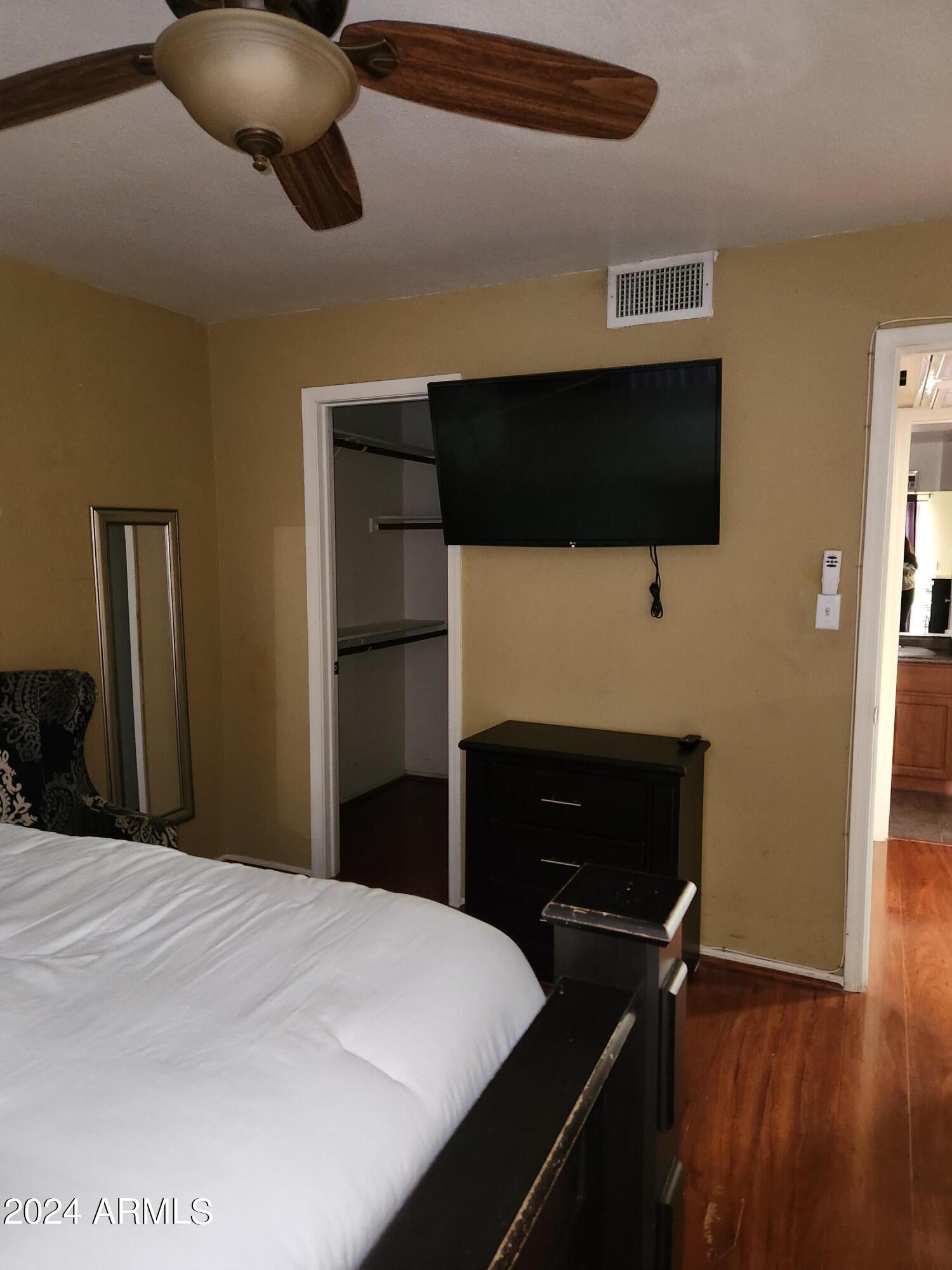 1880 E MORTEN Avenue, 109