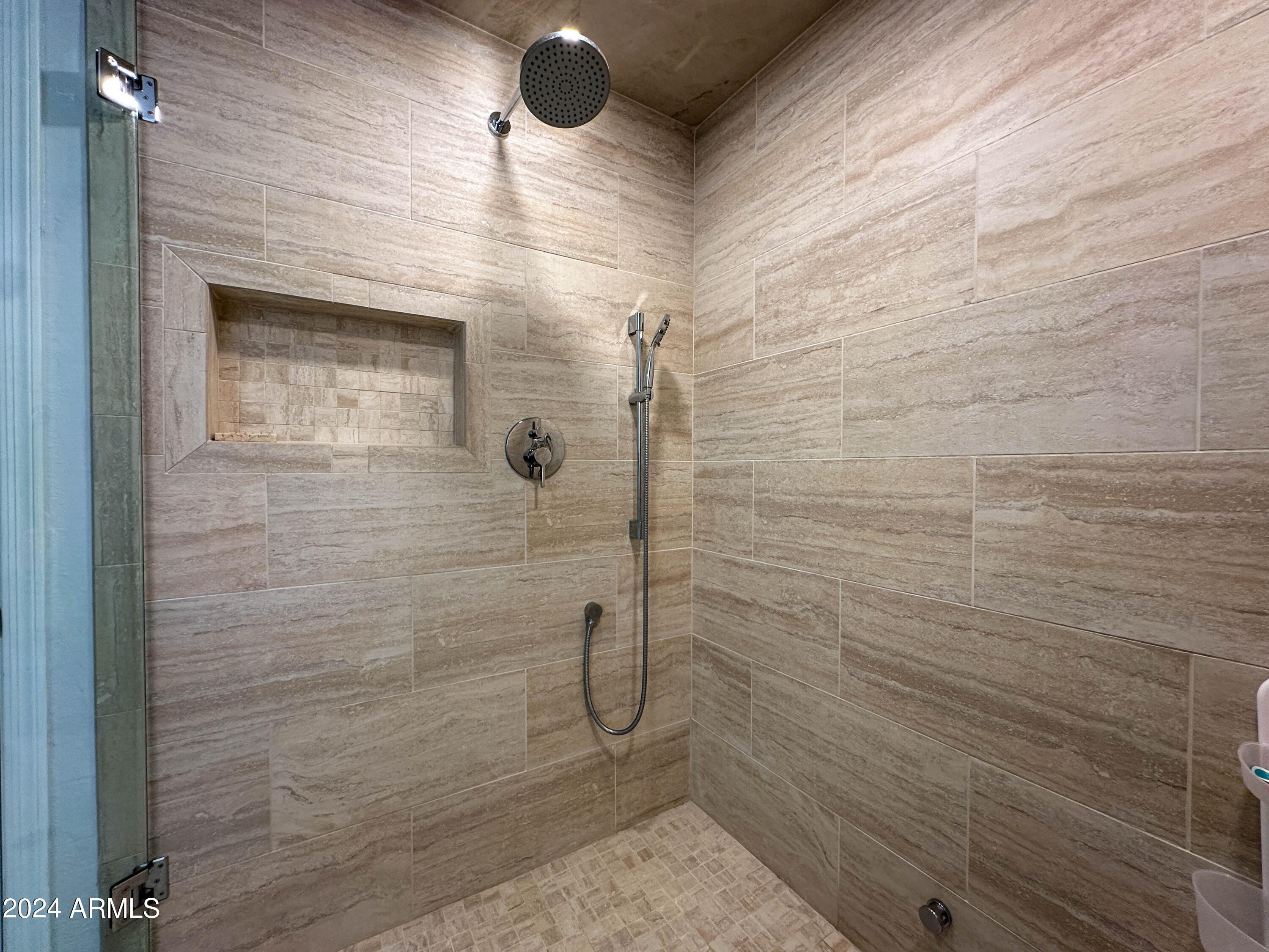 7705 E DOUBLETREE RANCH Road 7