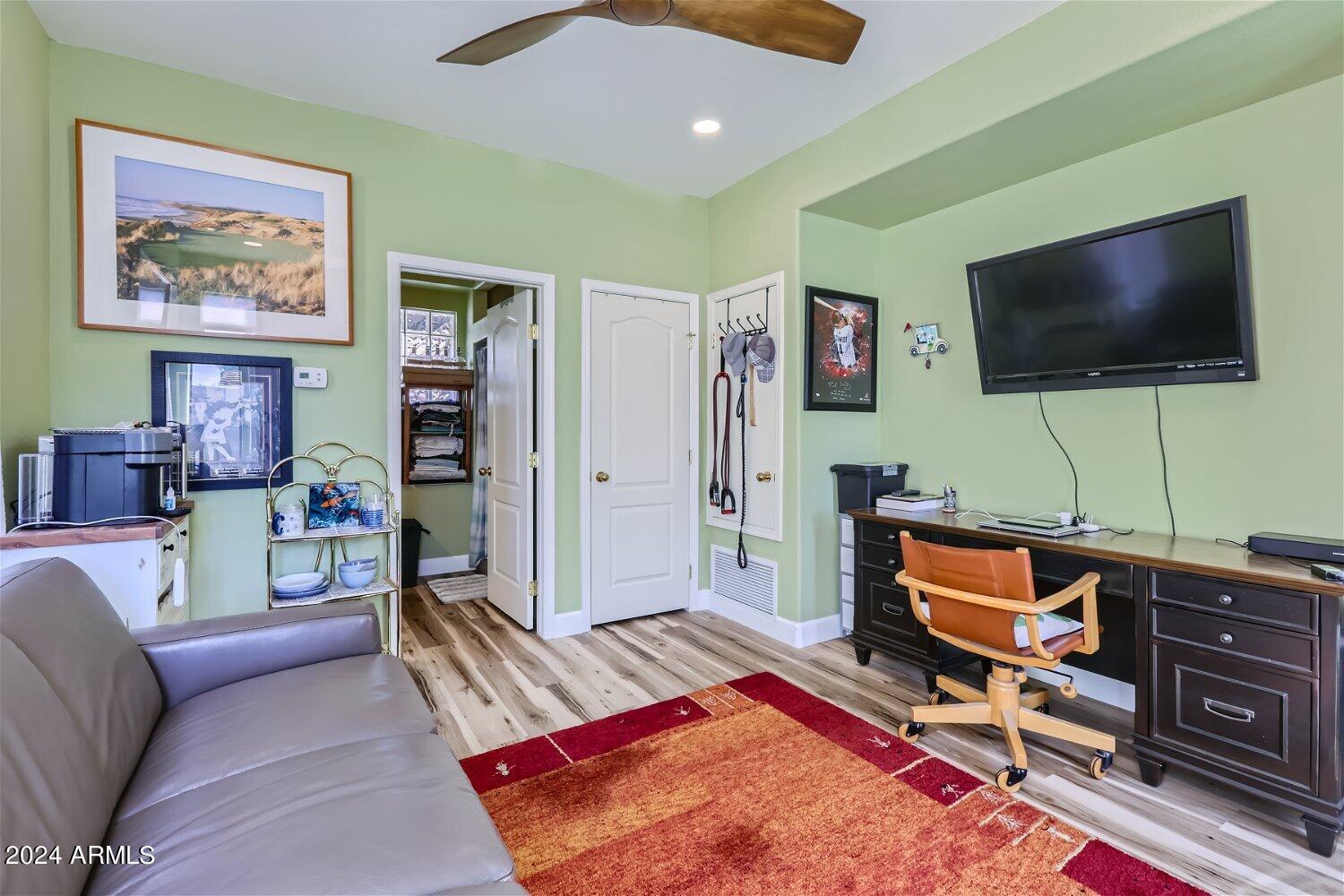 7705 E DOUBLETREE RANCH Road 7