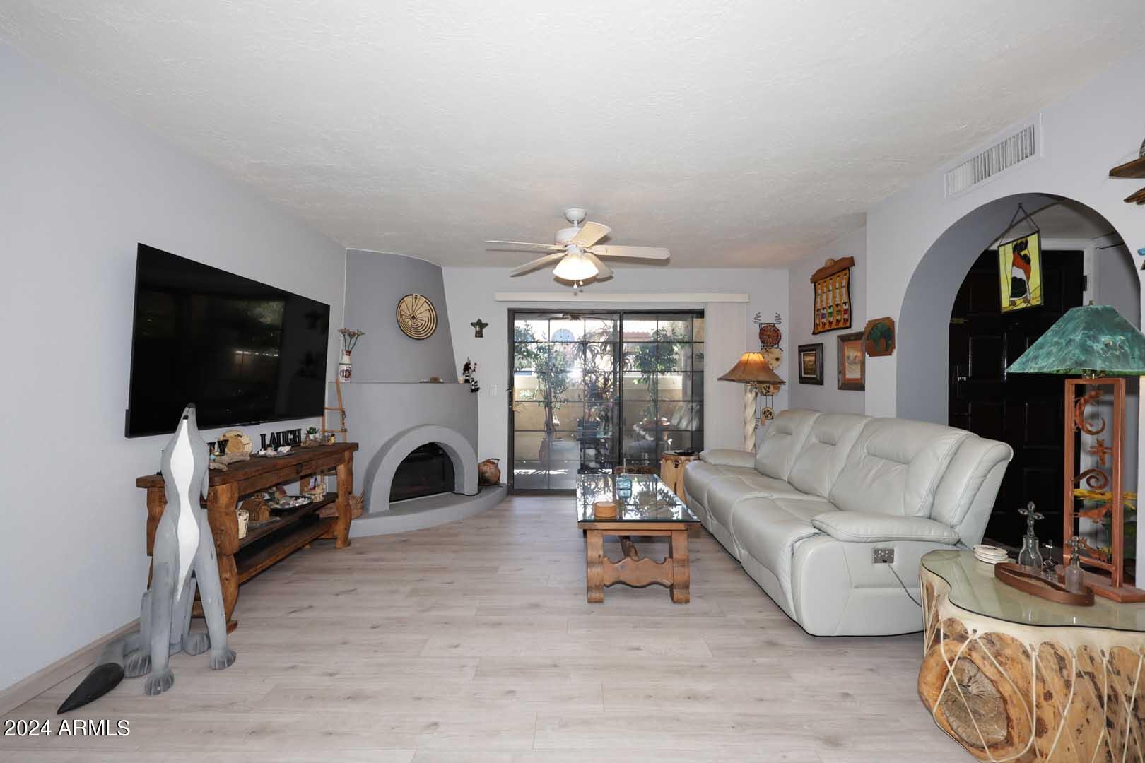 7557 N DREAMY DRAW Drive, 152