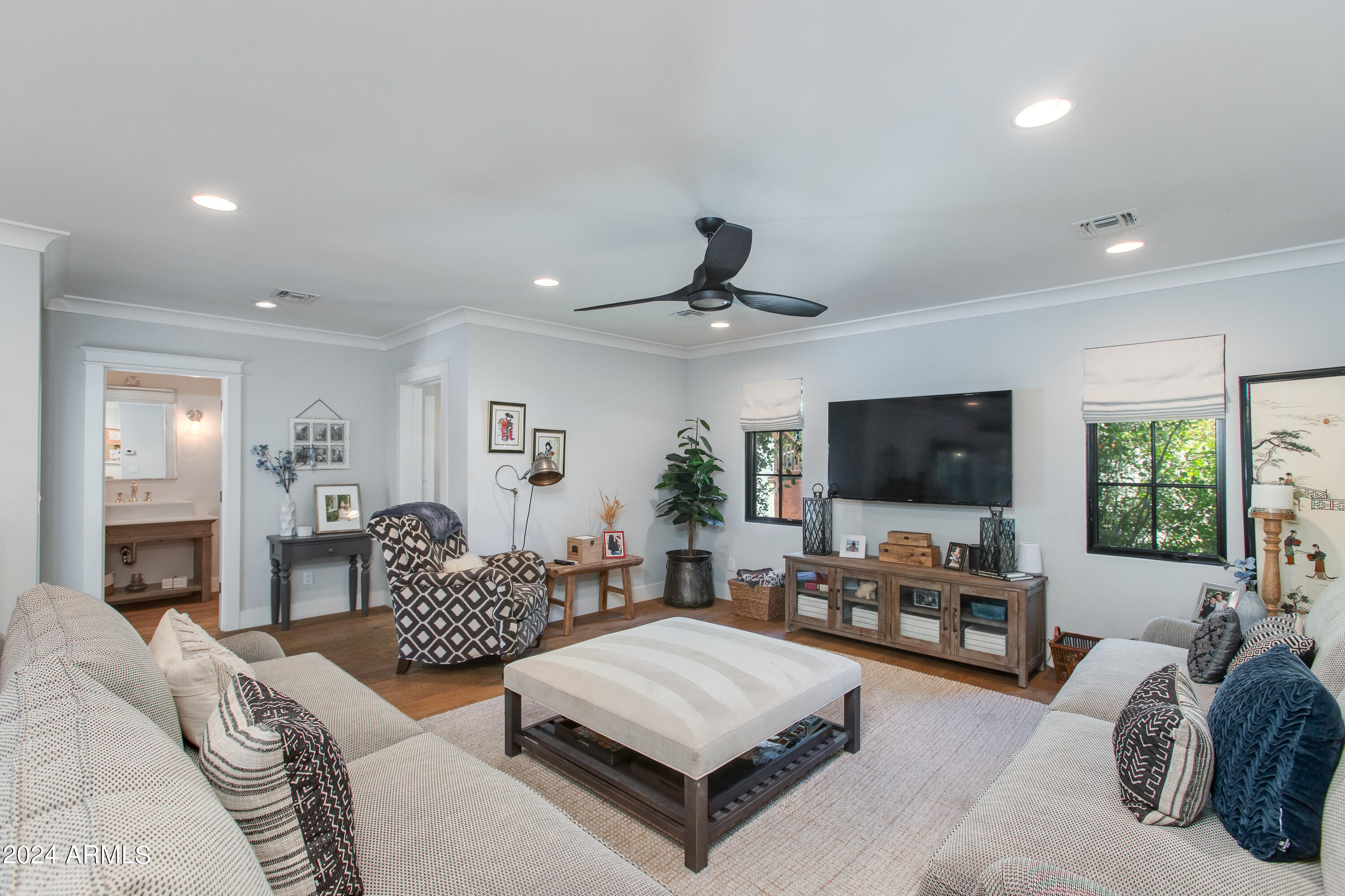 3628 N 49TH Place
