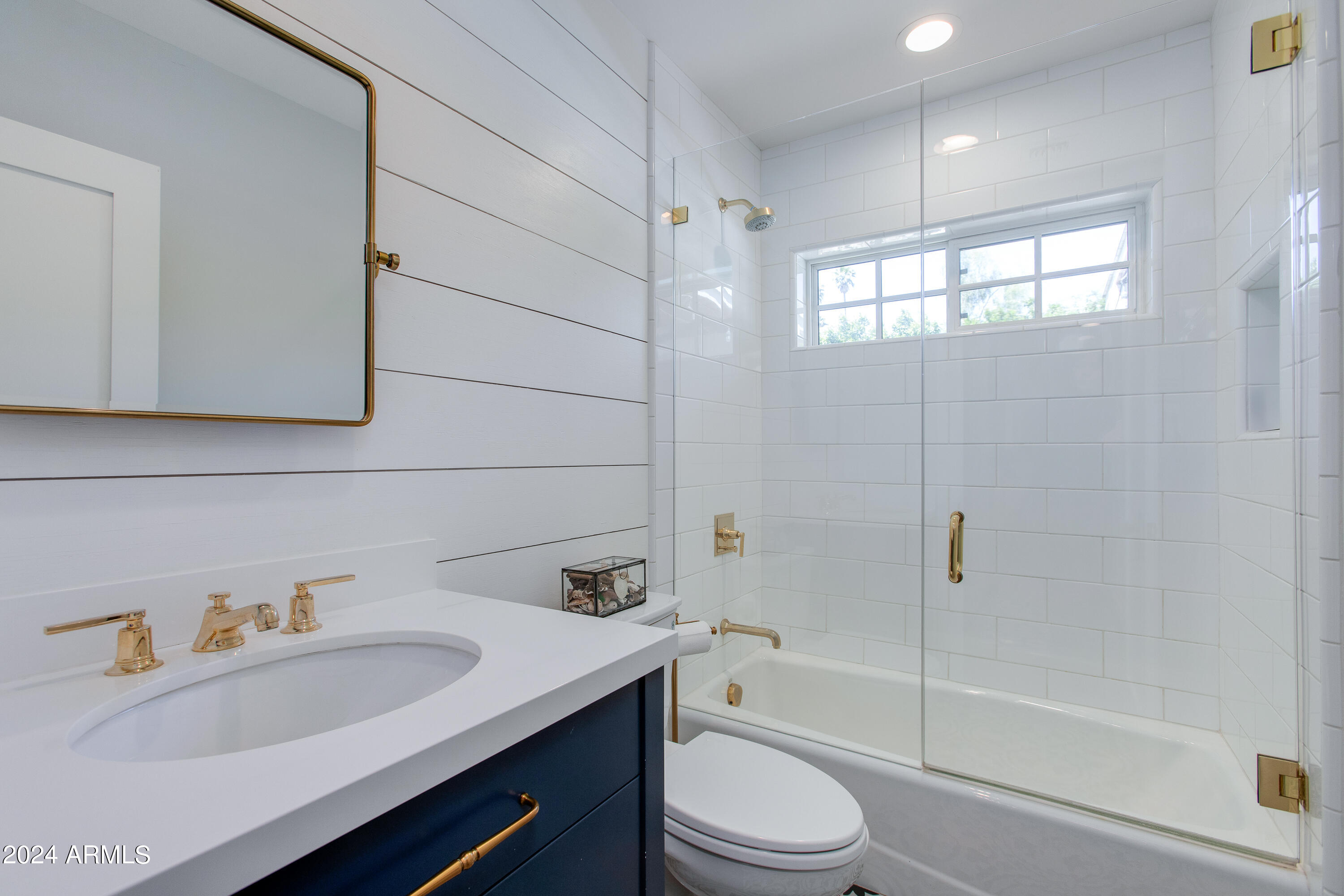 3628 N 49TH Place