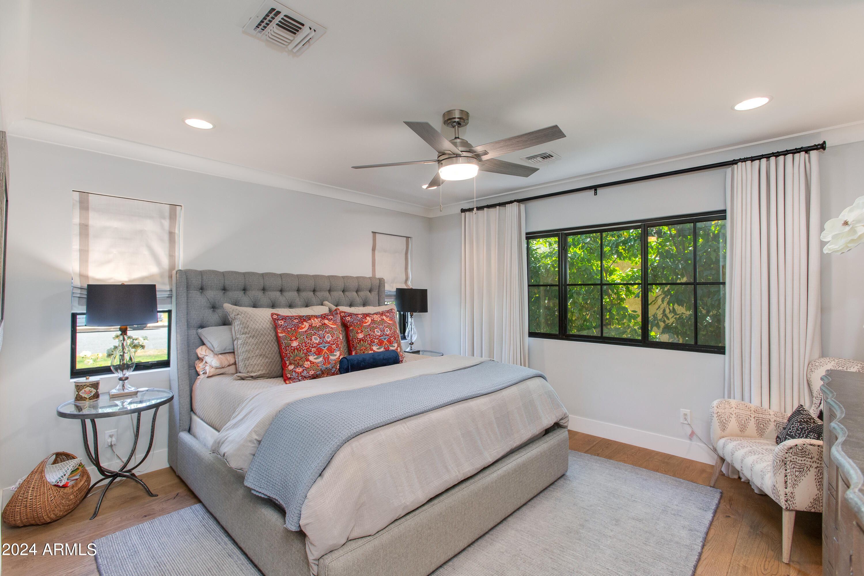 3628 N 49TH Place