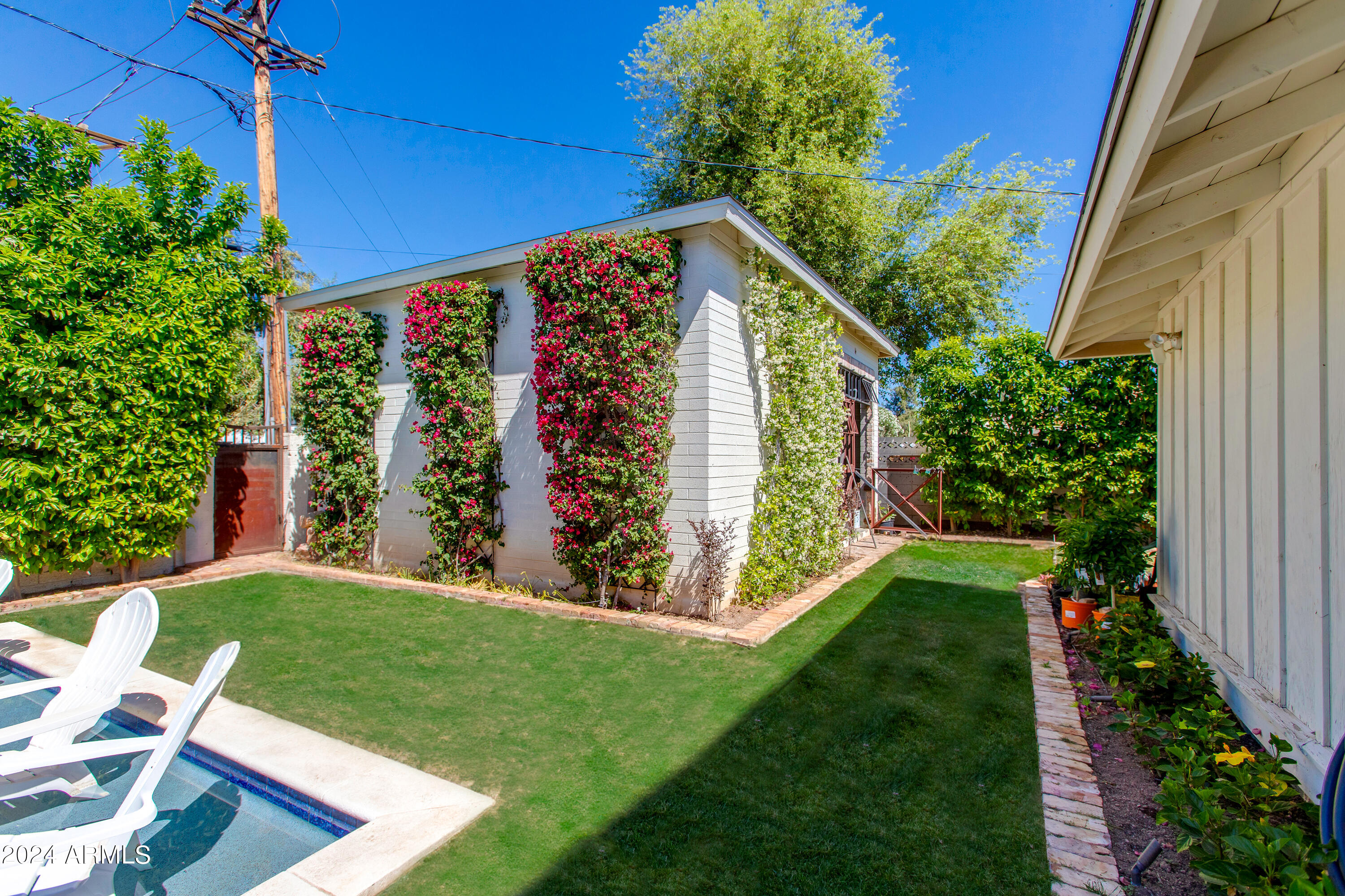 3628 N 49TH Place