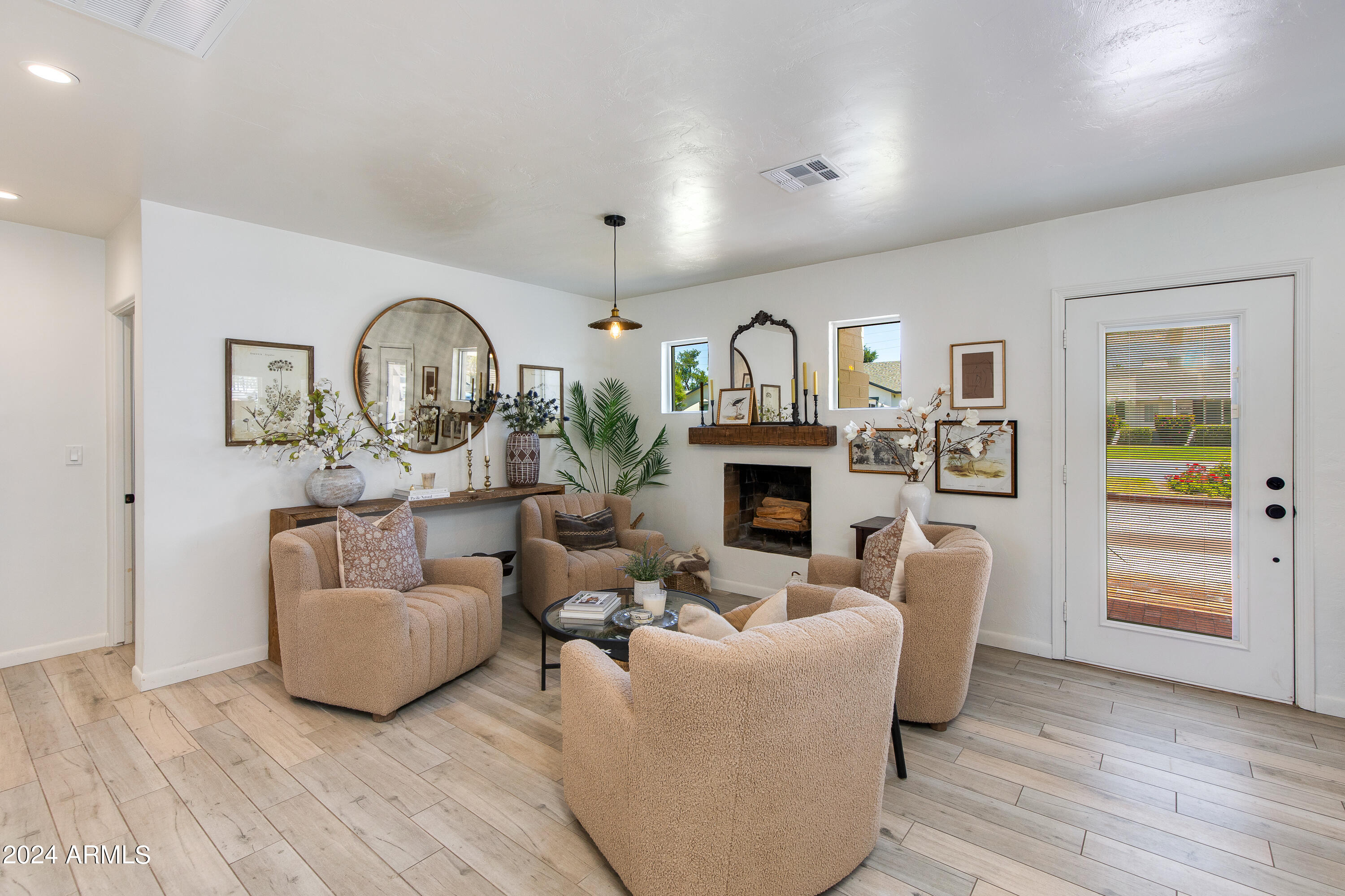 4125 E TURNEY Avenue