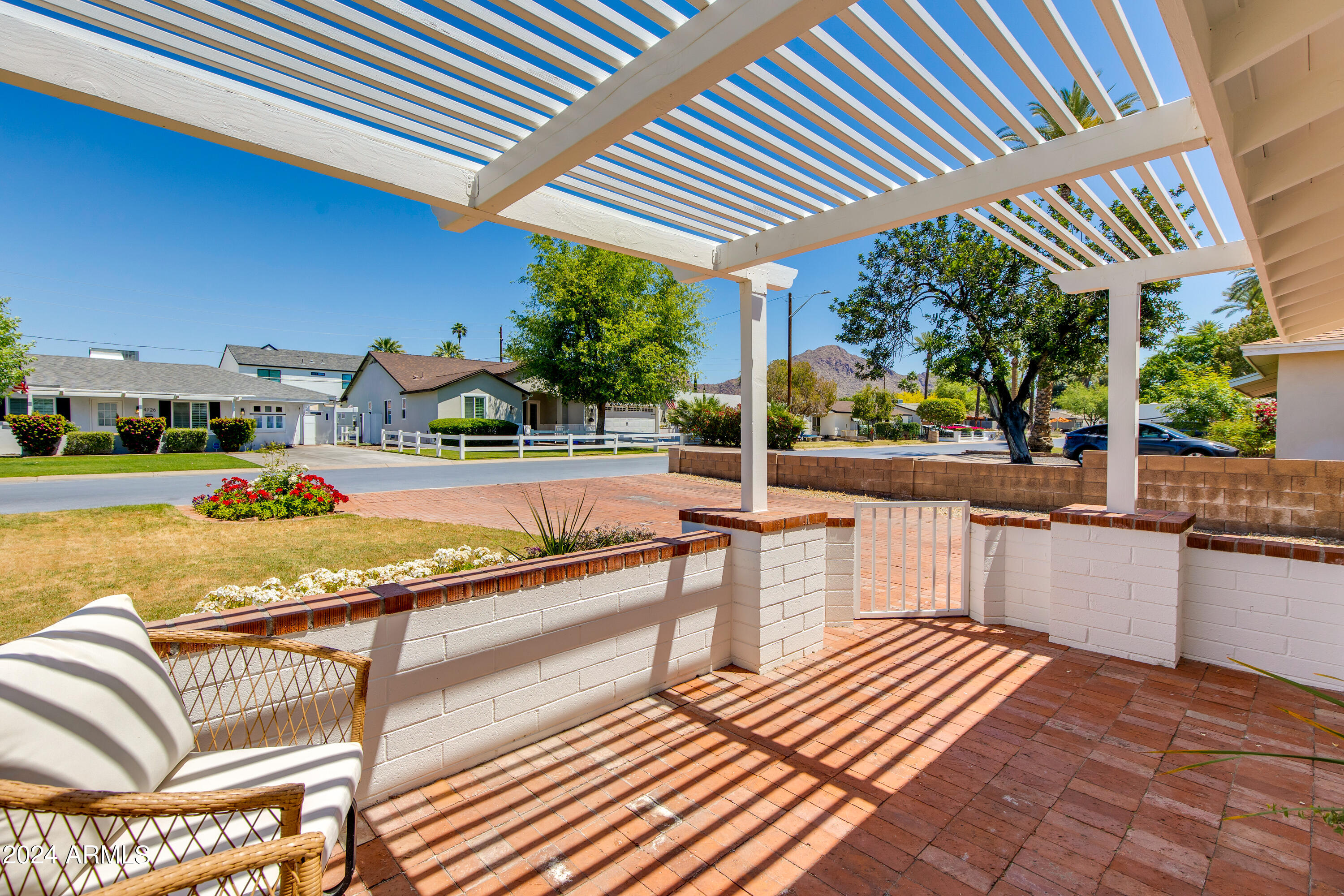 4125 E TURNEY Avenue