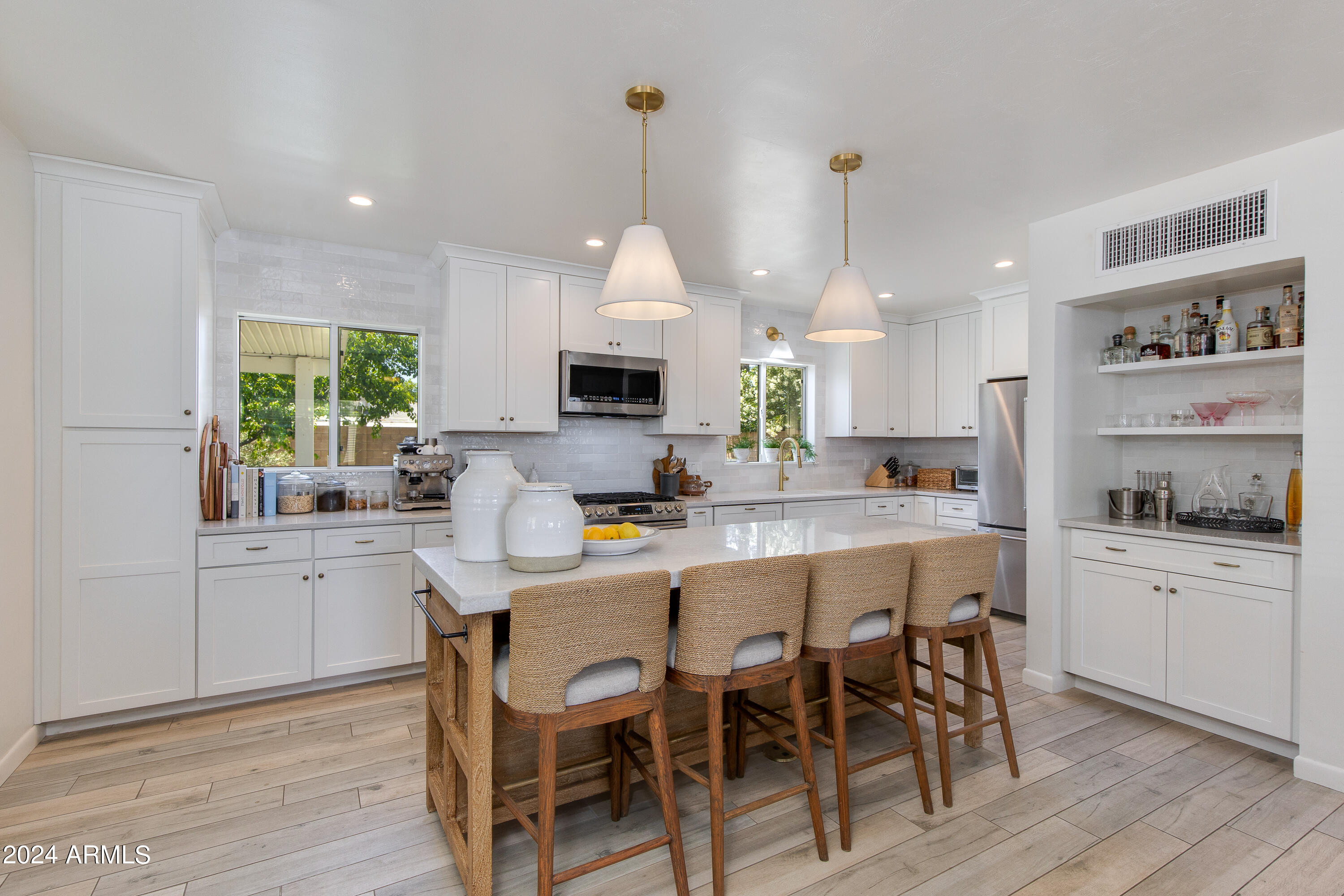 4125 E TURNEY Avenue