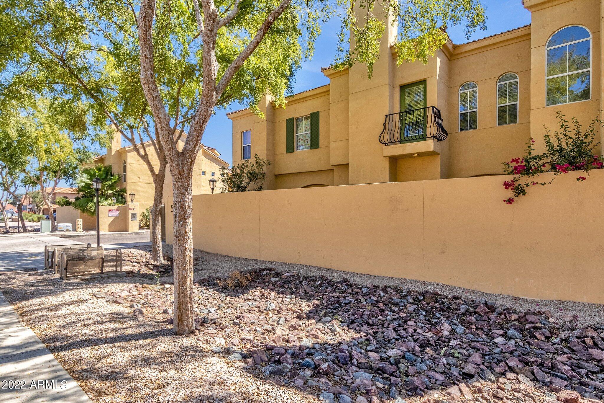 5015 E CHEYENNE Drive 2