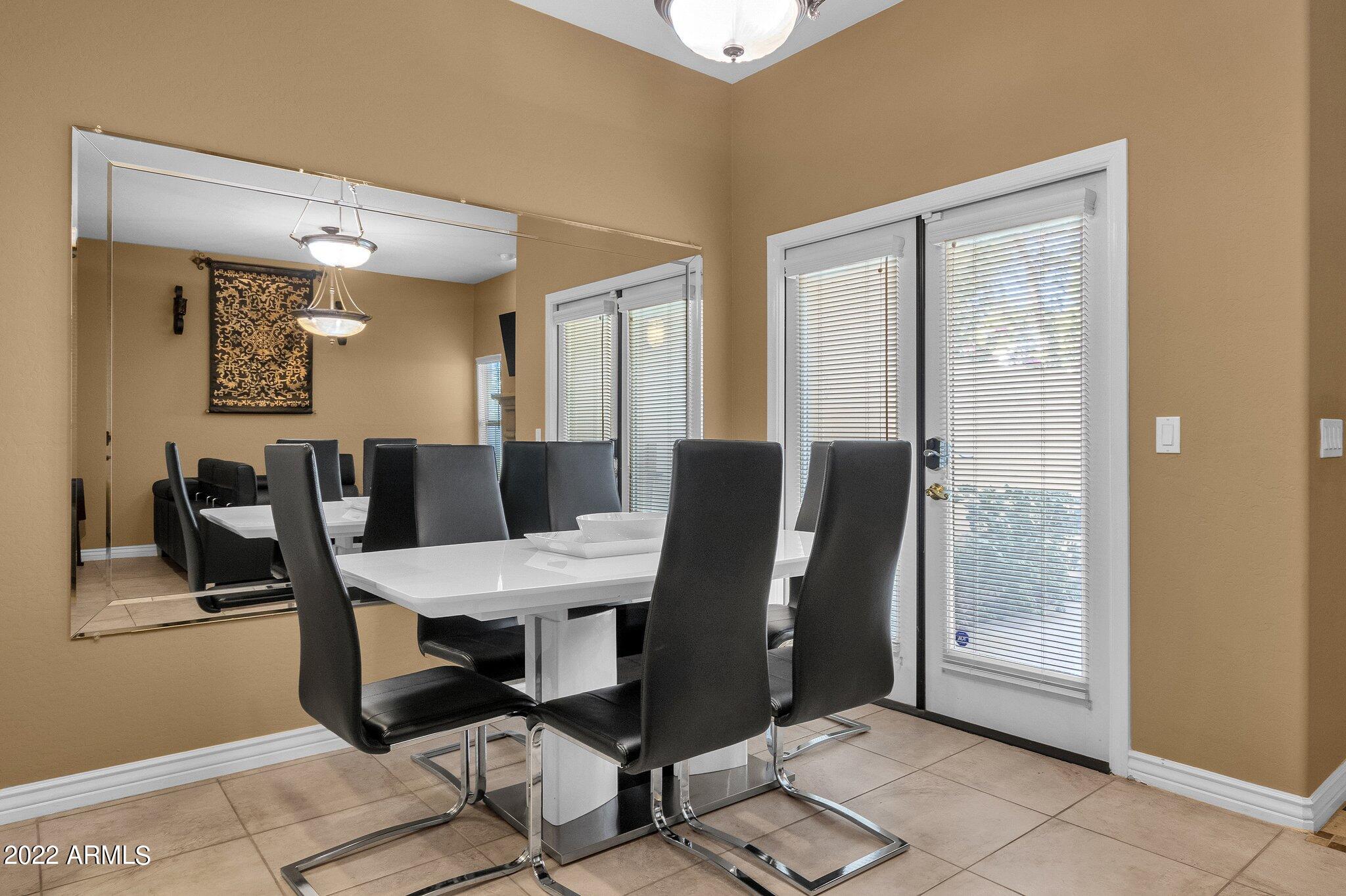 5015 E CHEYENNE Drive 2