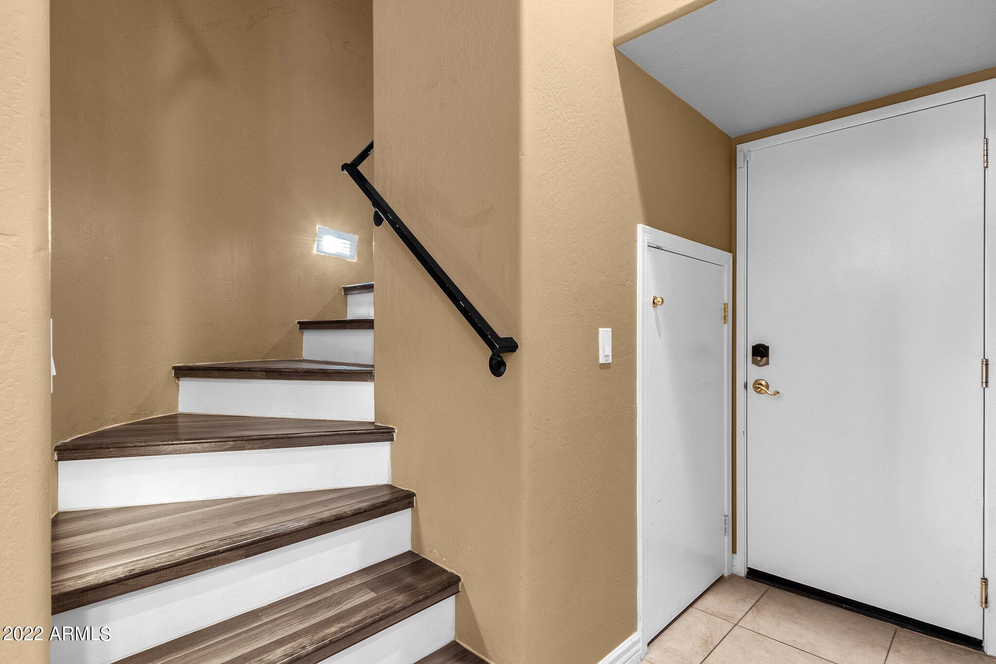 5015 E CHEYENNE Drive 2