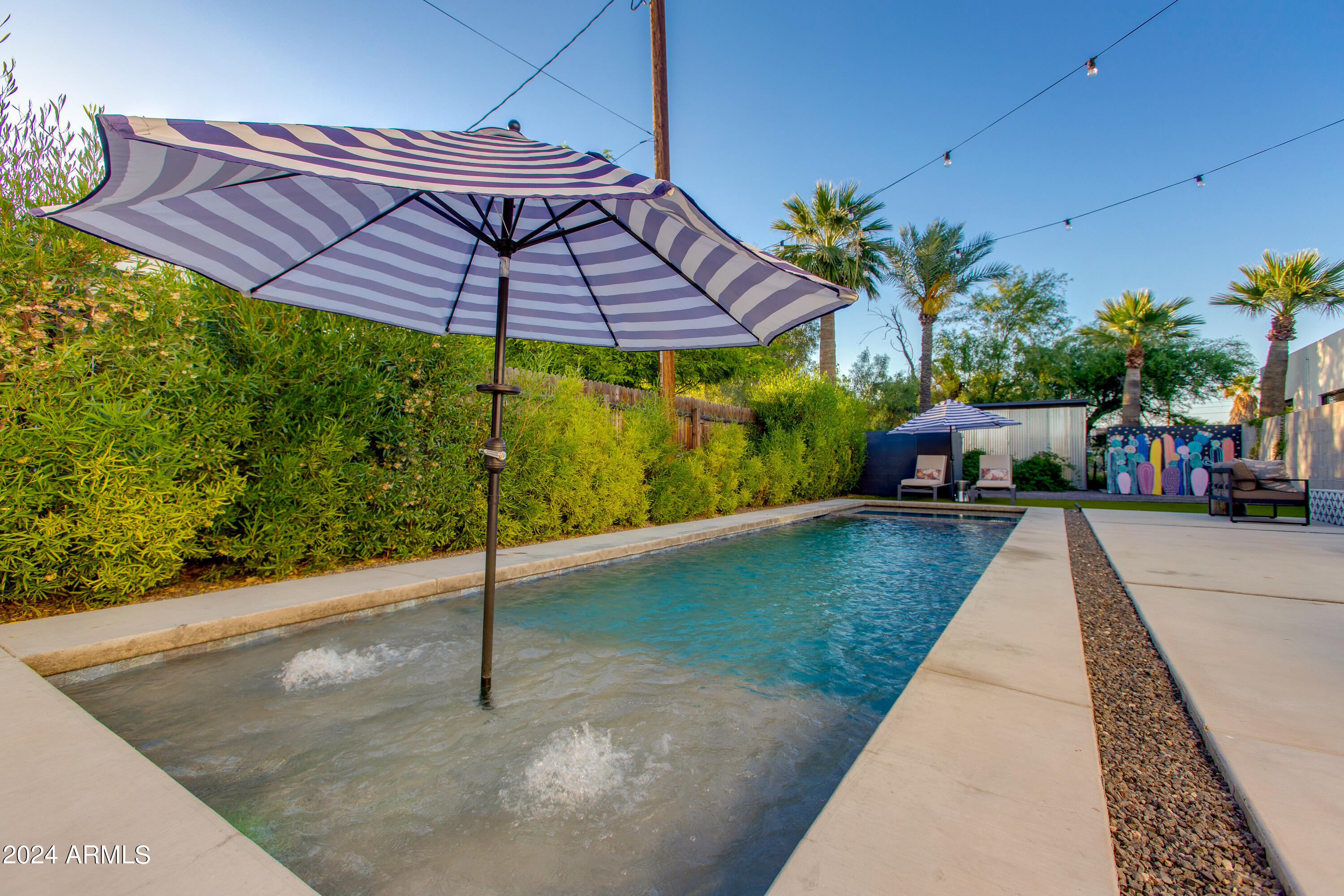 1434 E HOOVER Avenue