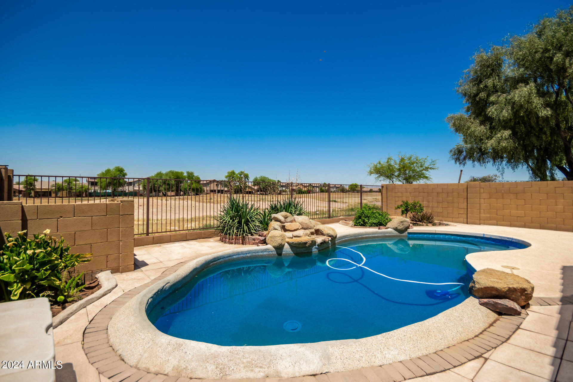 5606 W LYDIA Lane
