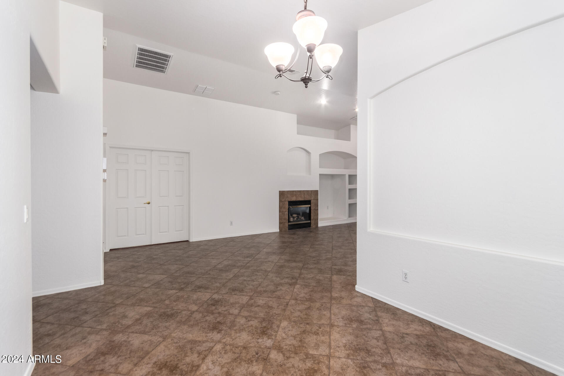 5606 W LYDIA Lane
