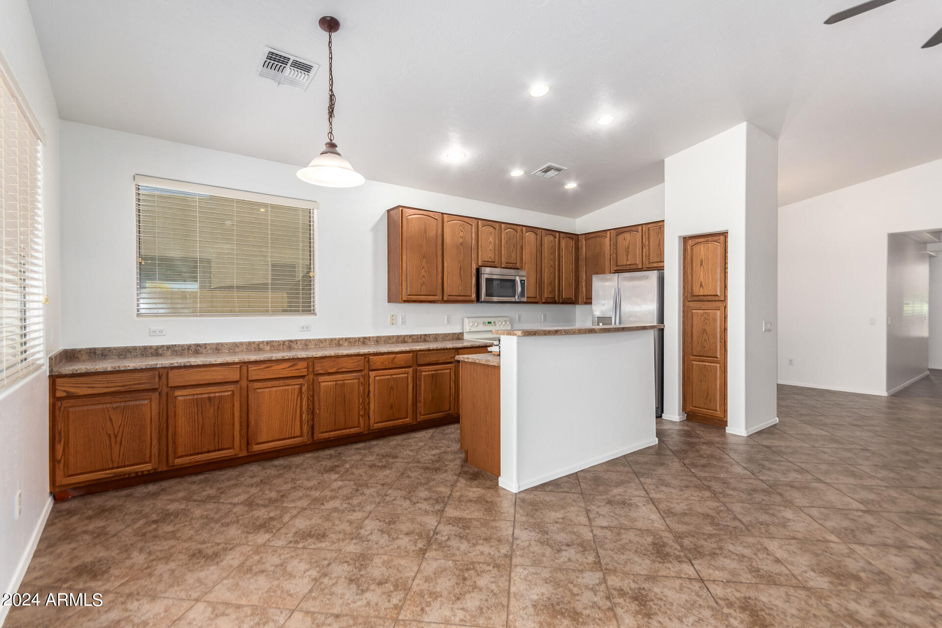 5606 W LYDIA Lane