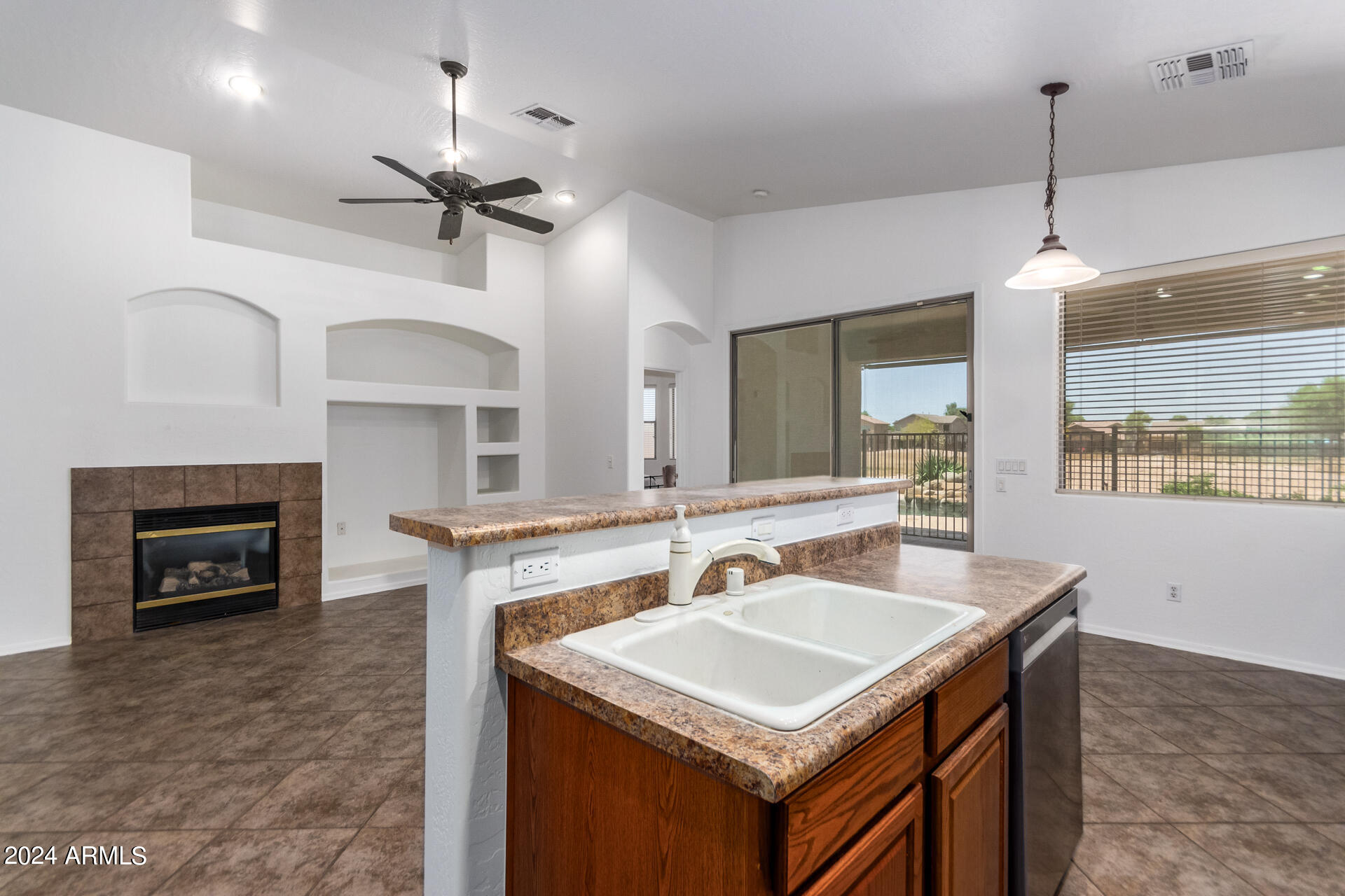 5606 W LYDIA Lane
