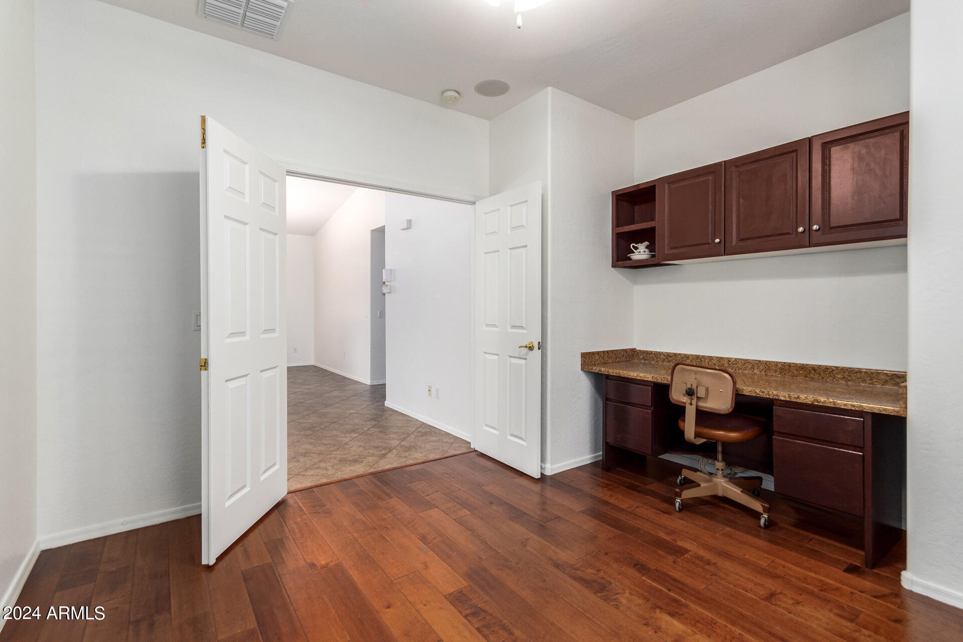 5606 W LYDIA Lane