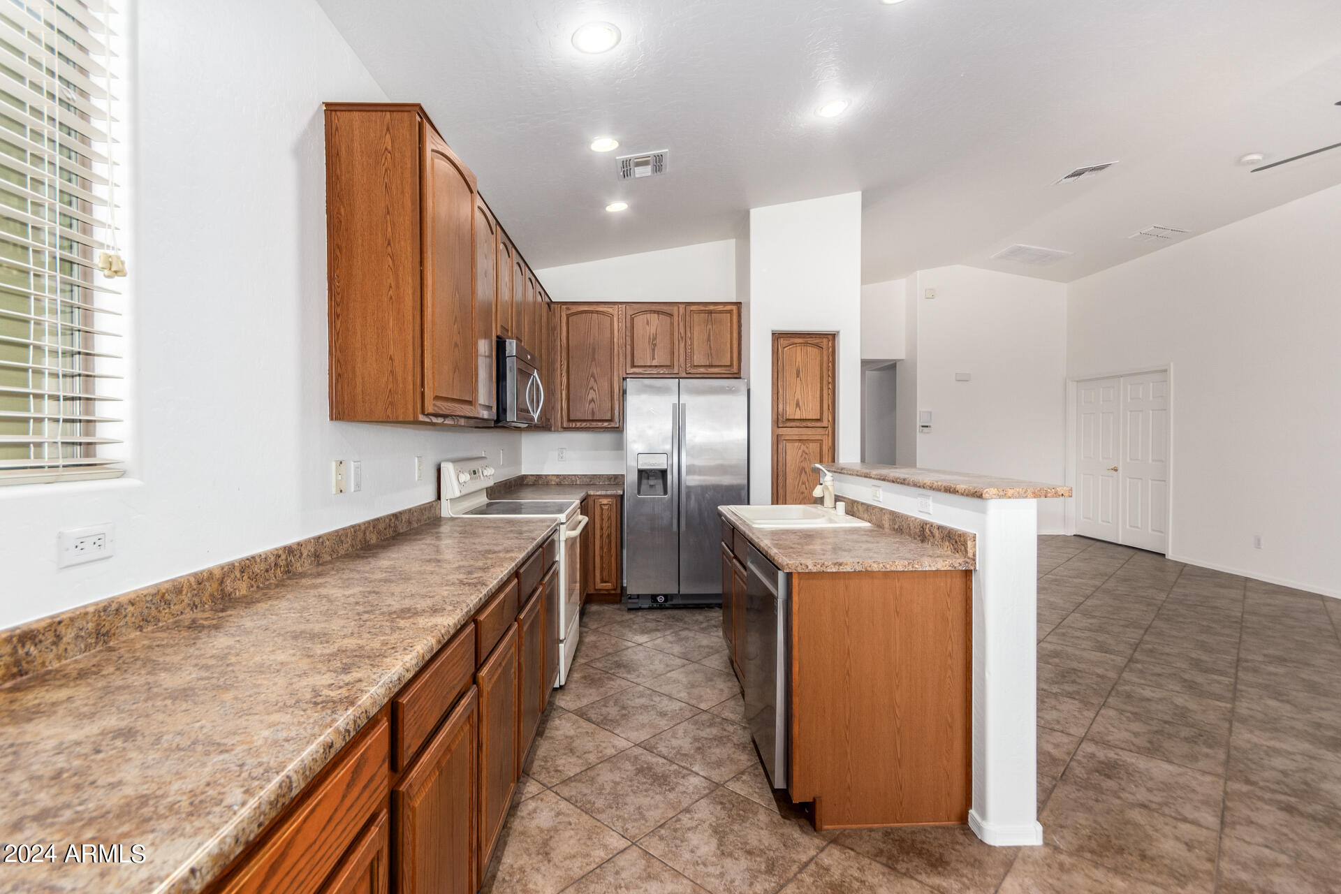 5606 W LYDIA Lane