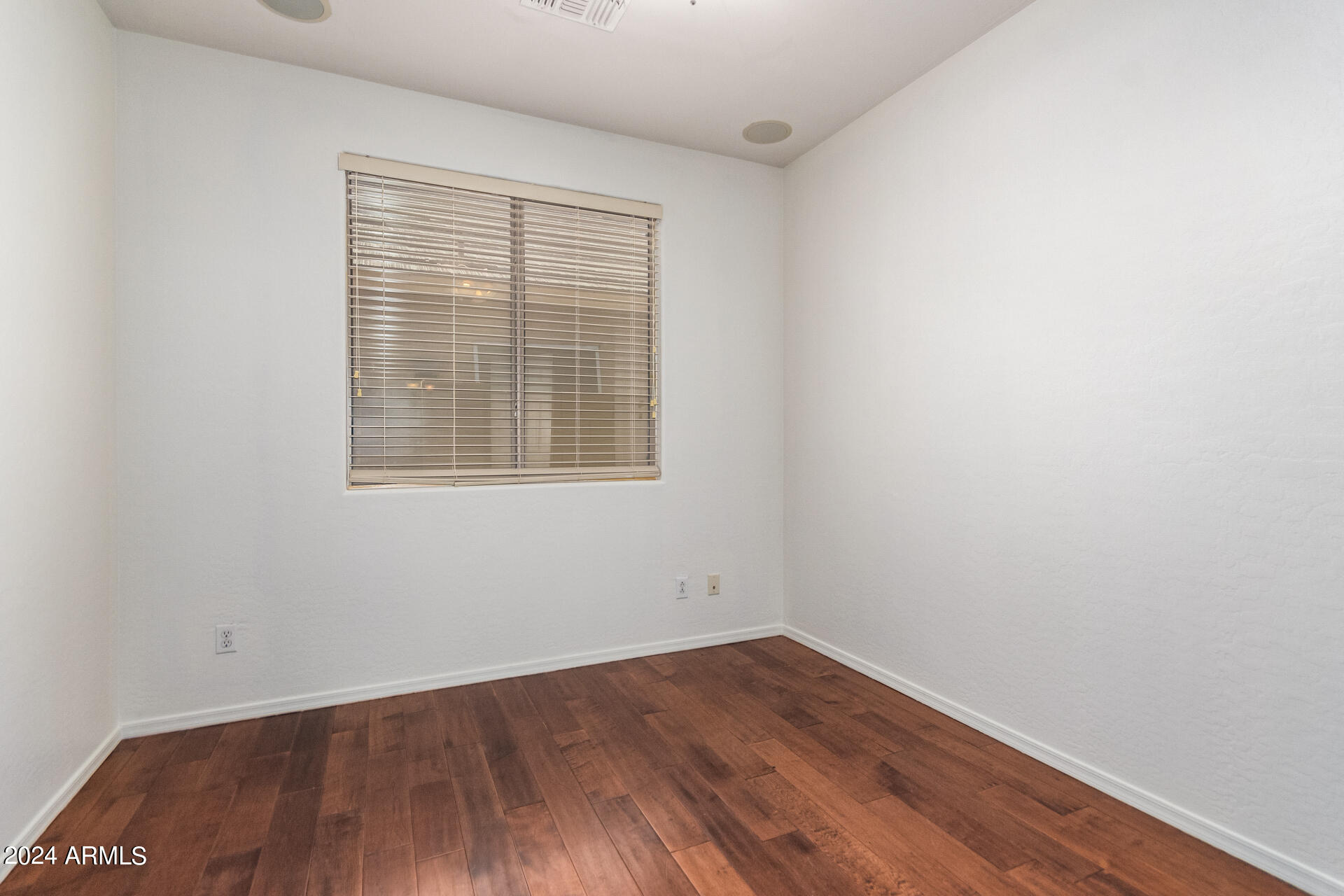5606 W LYDIA Lane